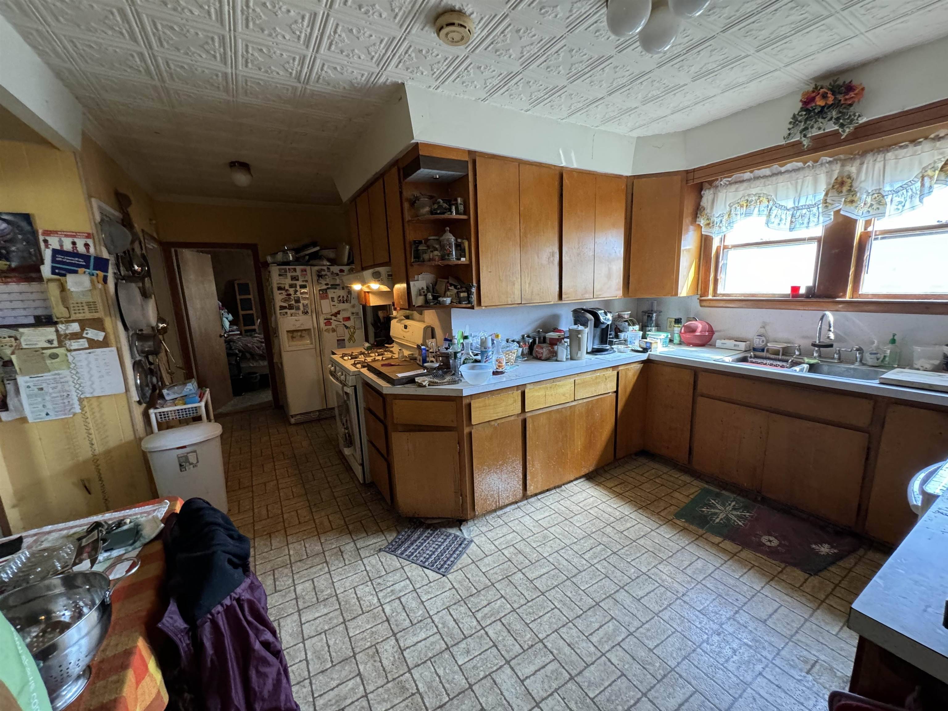 Nashua, NH 03060-6429,146 1/2 Chestnut ST