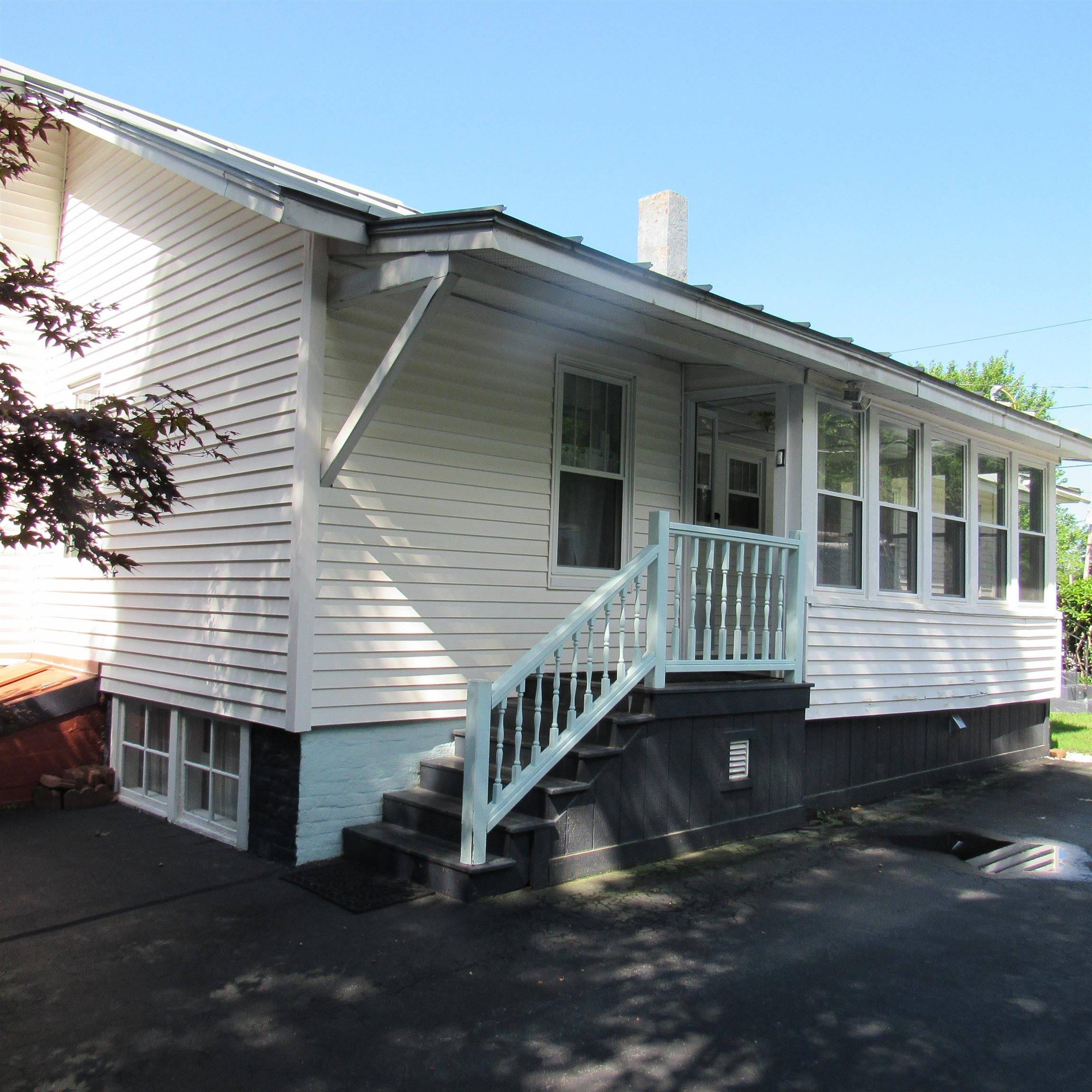 Claremont, NH 03743,11 Dartmouth ST