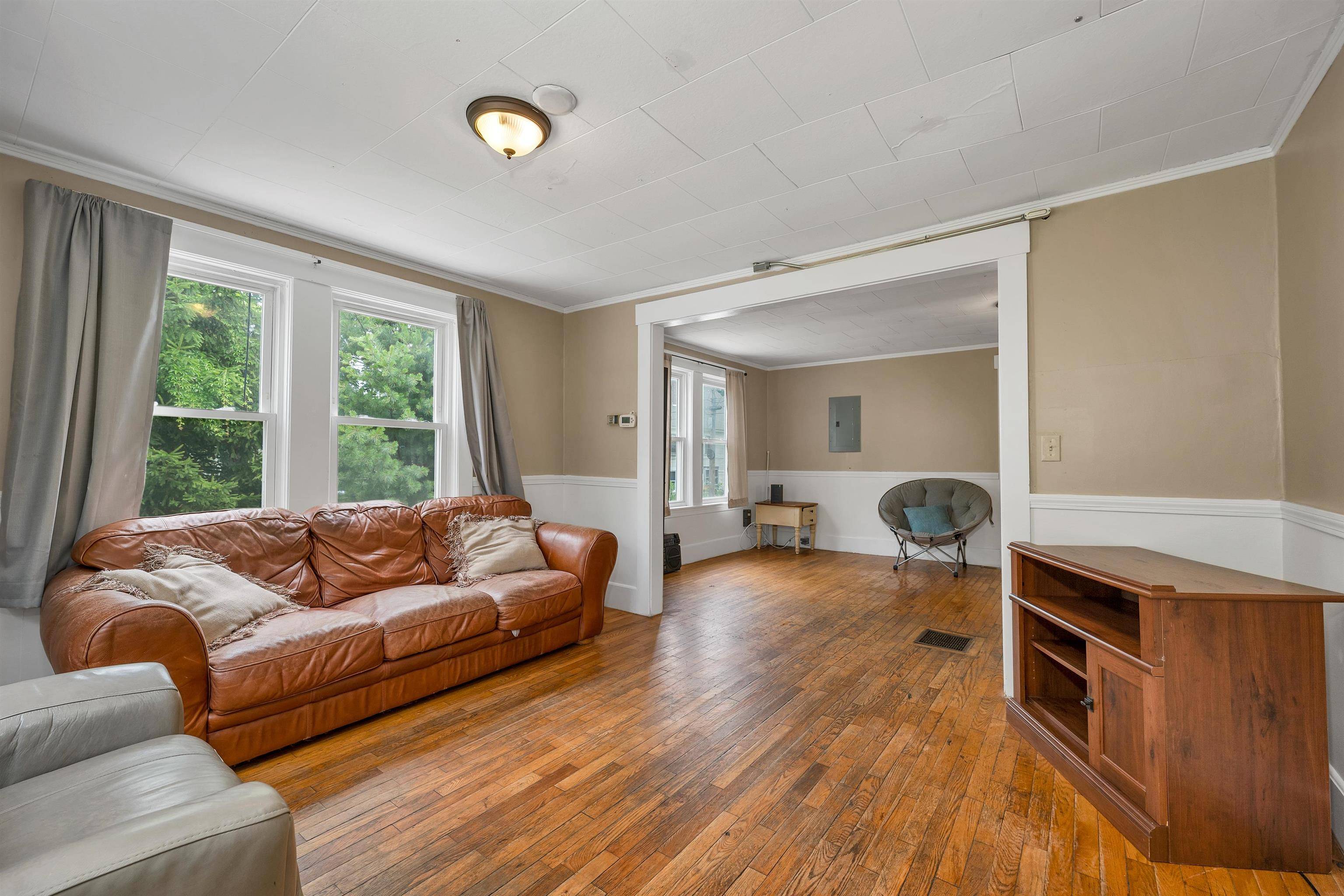 Plymouth, NH 03264,30 Pleasant ST