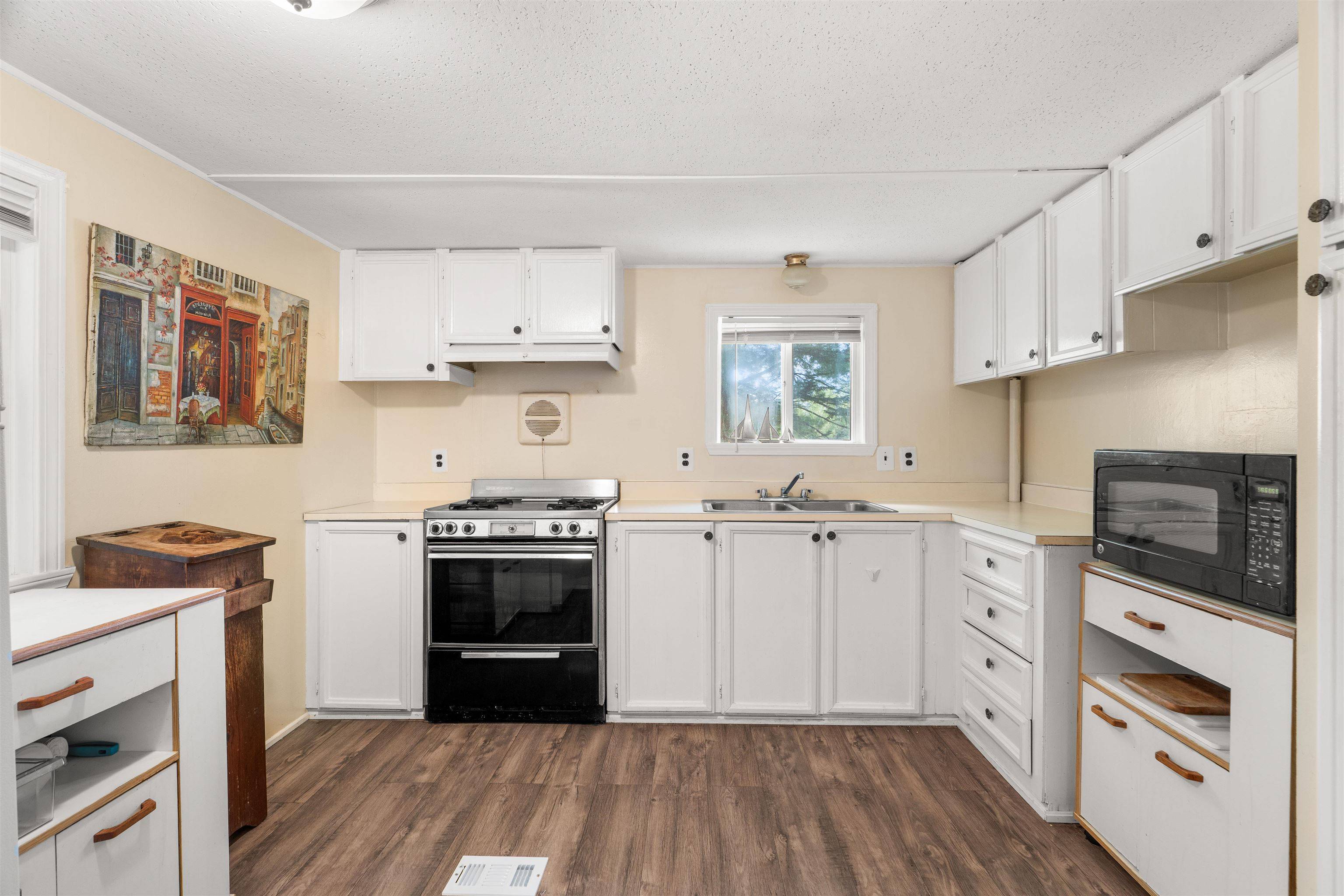 Nashua, NH 03063,9 Westerdale DR