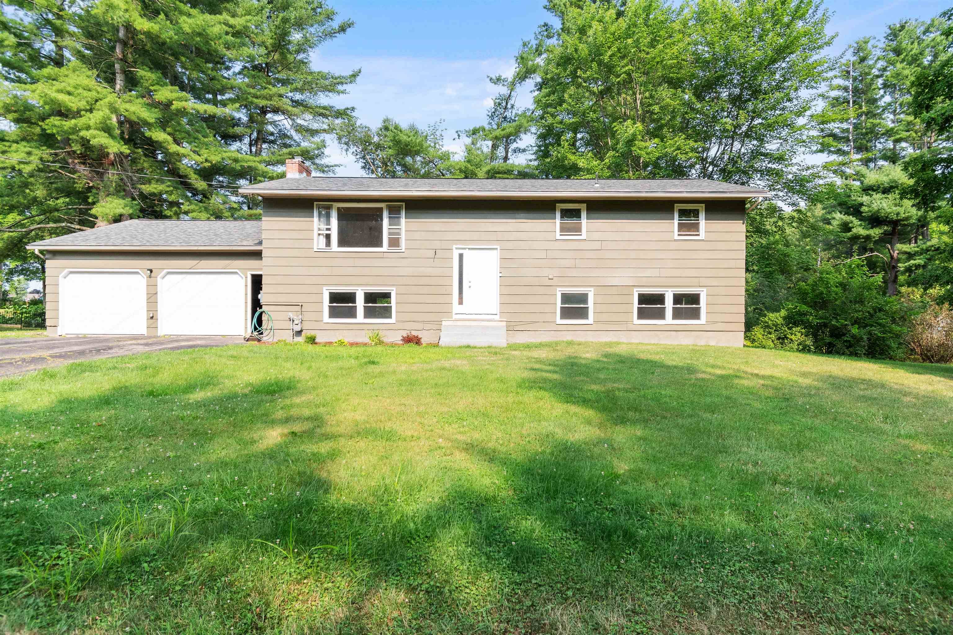 Colchester, VT 05446,243 Lindale DR