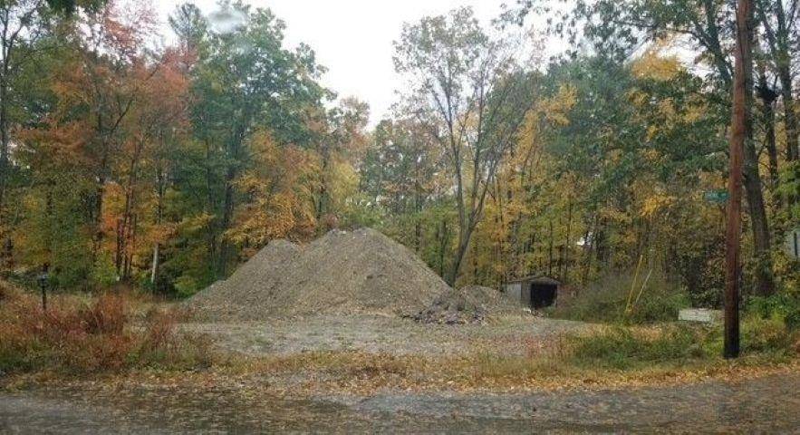 Goffstown, NH 03045,2 Shore DR
