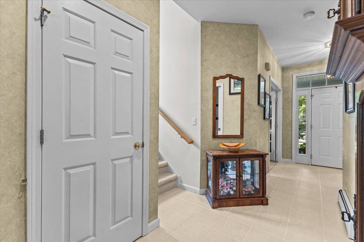 Colchester, VT 05446,65 Forman DR