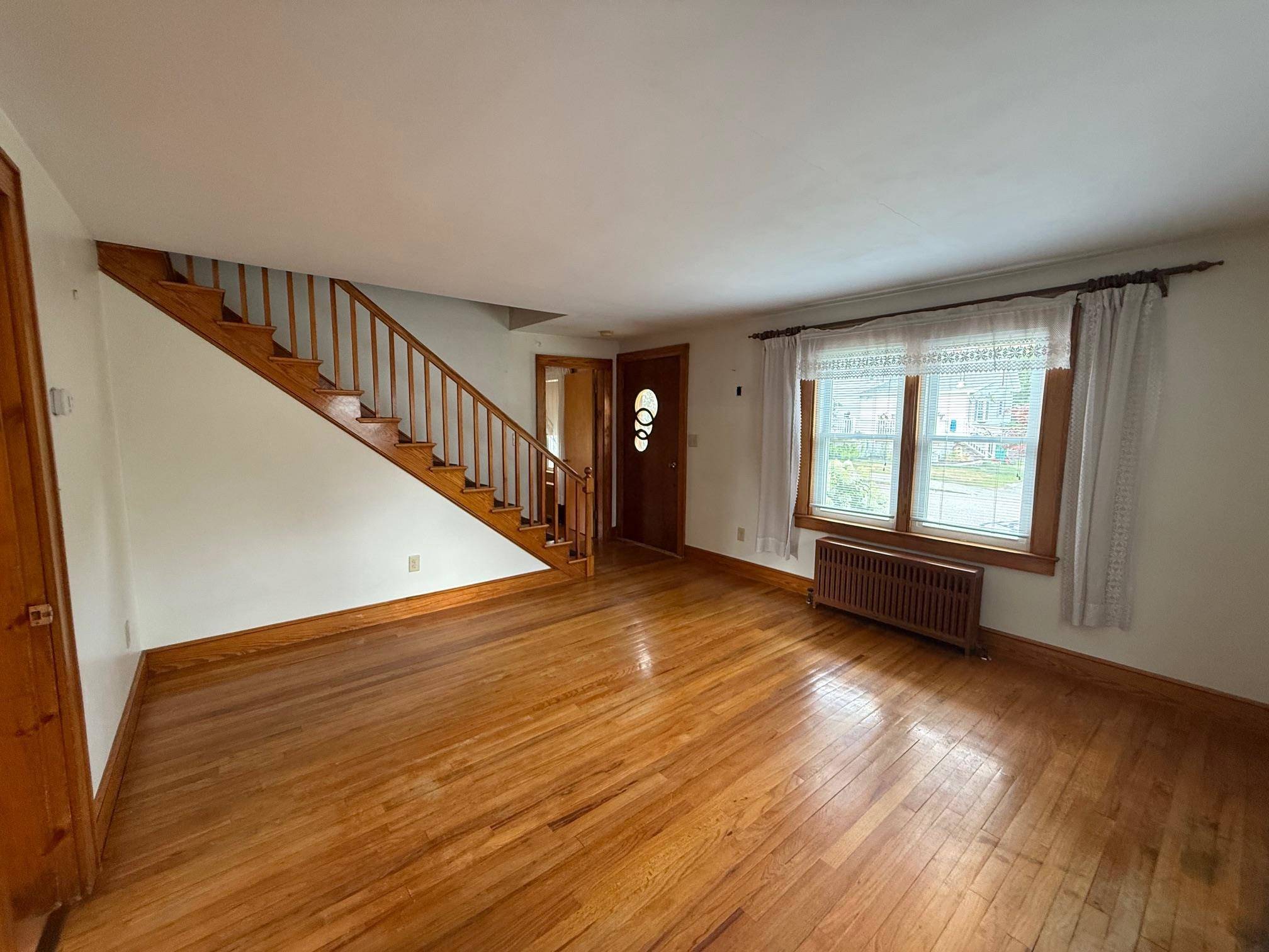 Rochester, NH 03868,18 Grove ST