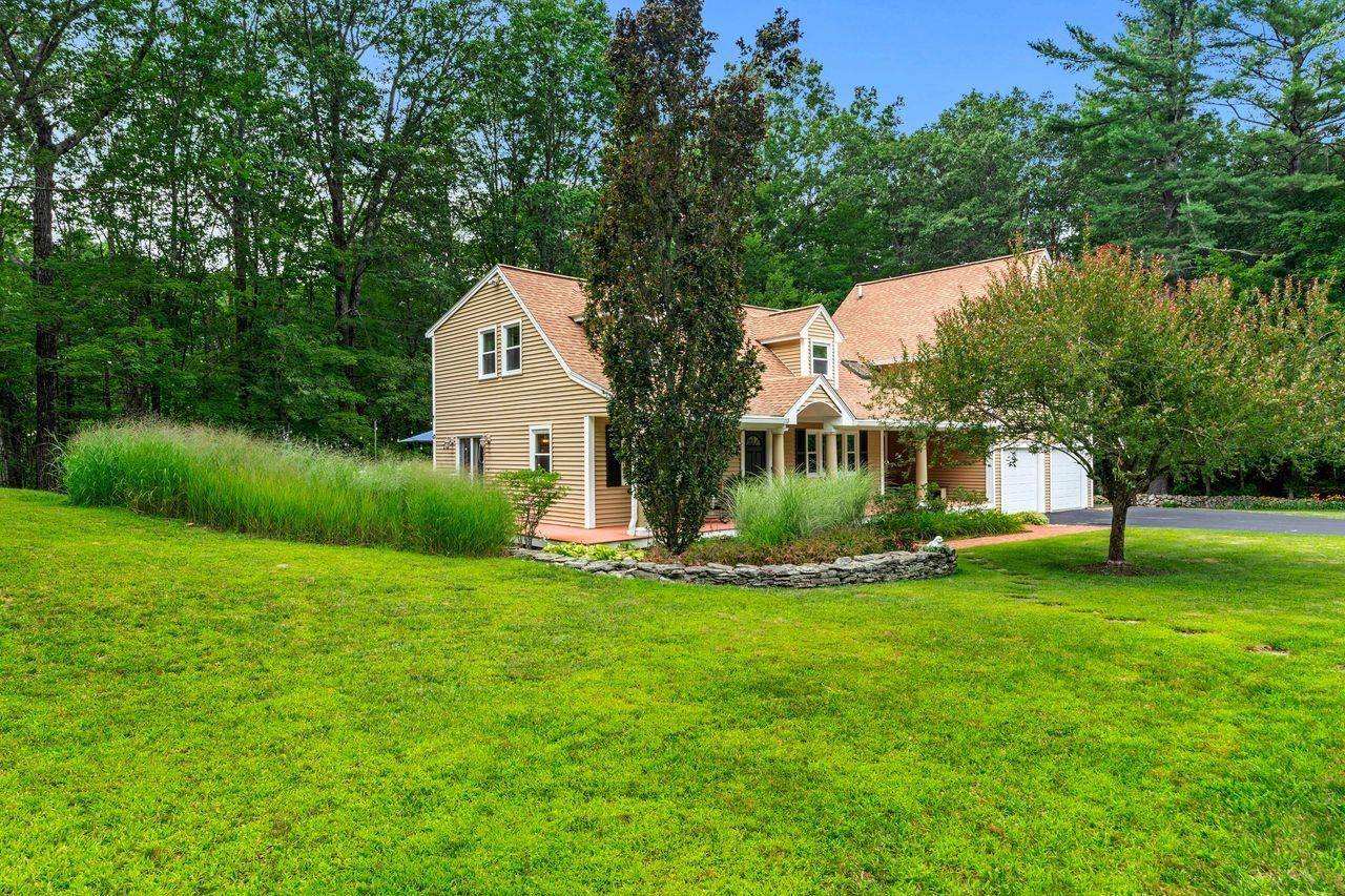 Brookline, NH 03033,7 Rideout LN