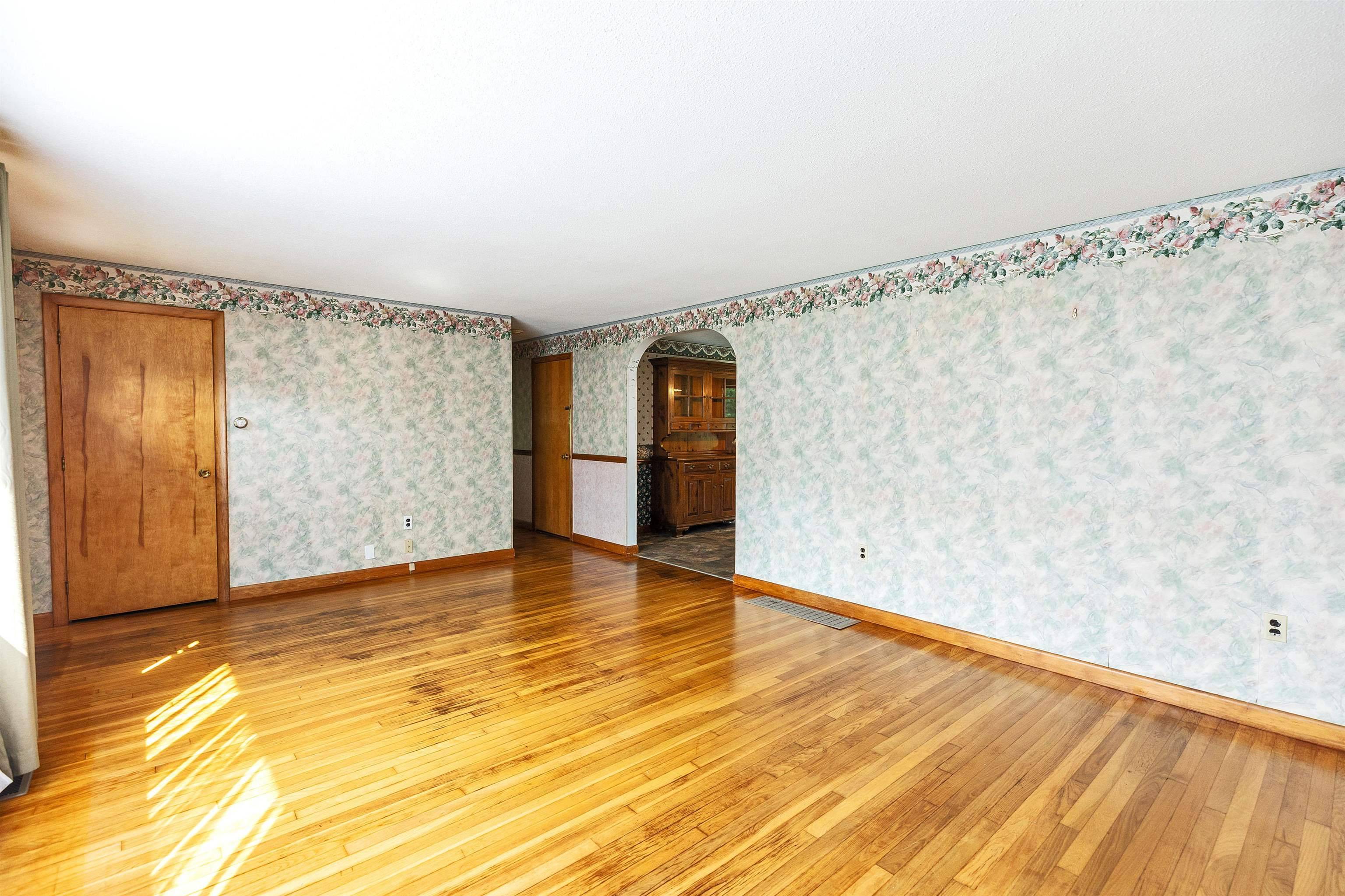 Bennington, NH 03442,58 Francestown RD