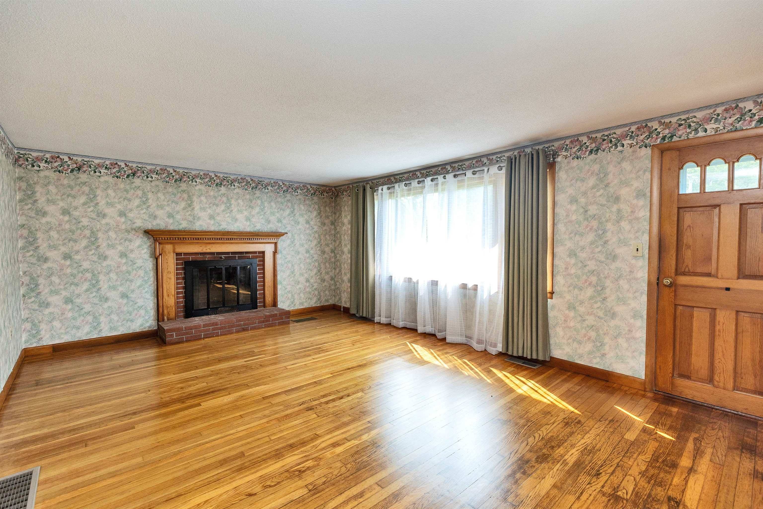 Bennington, NH 03442,58 Francestown RD