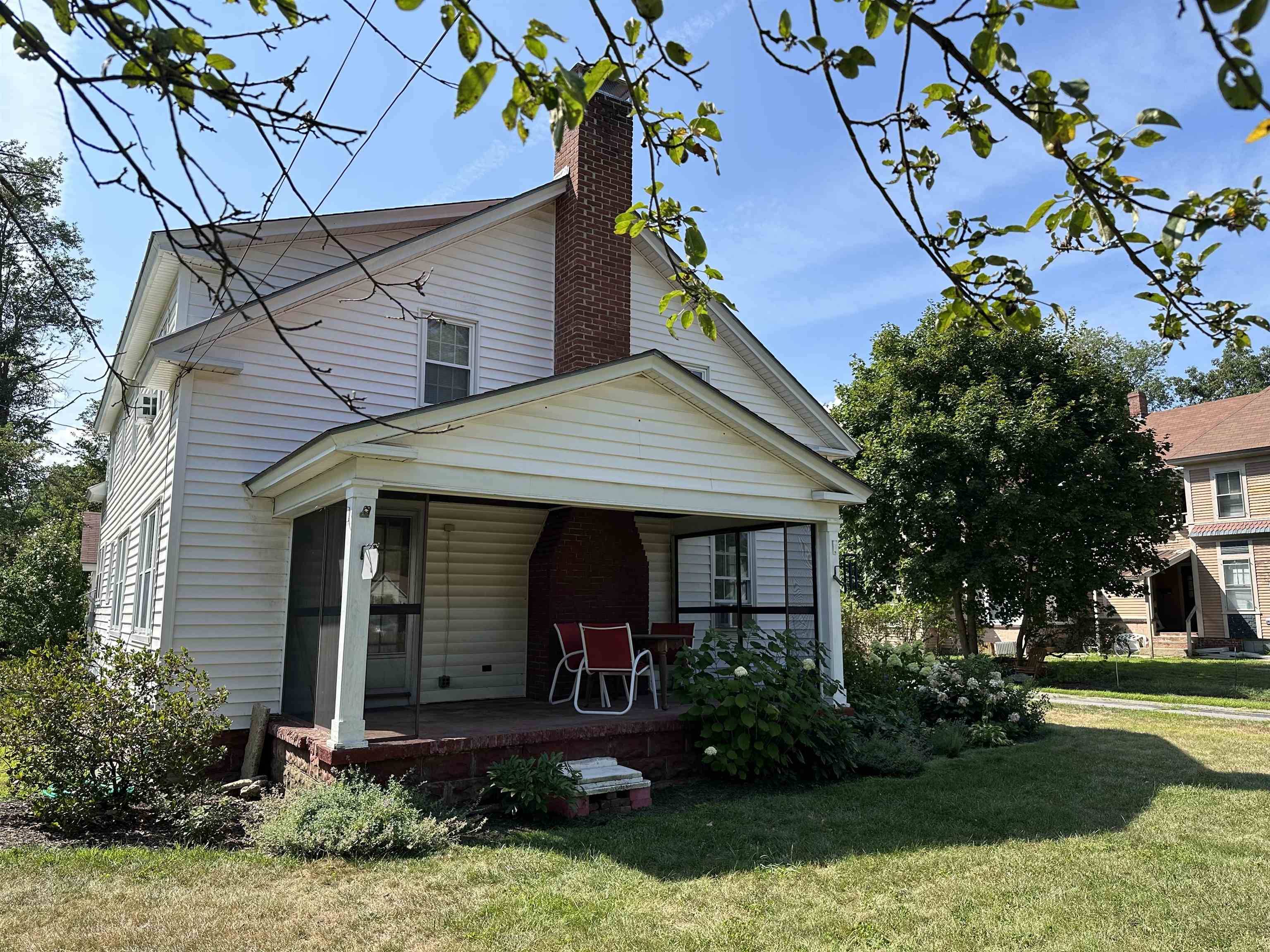Claremont, NH 03743,13 Grand ST