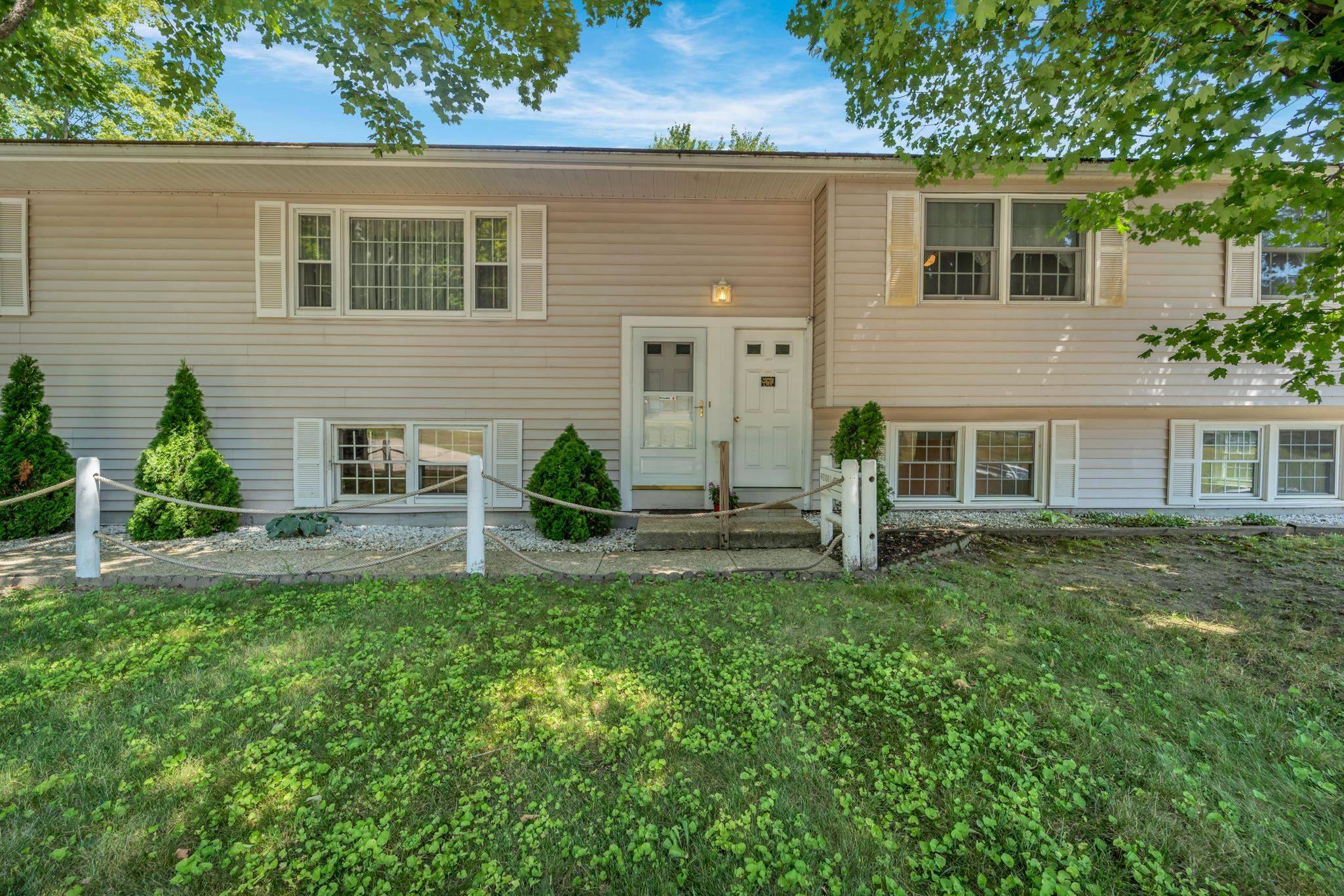Peterborough, NH 03458,77 Hancock RD