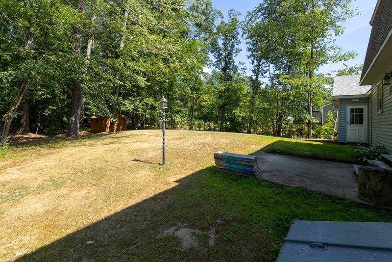 Rochester, NH 03867,8 Wildwood LN