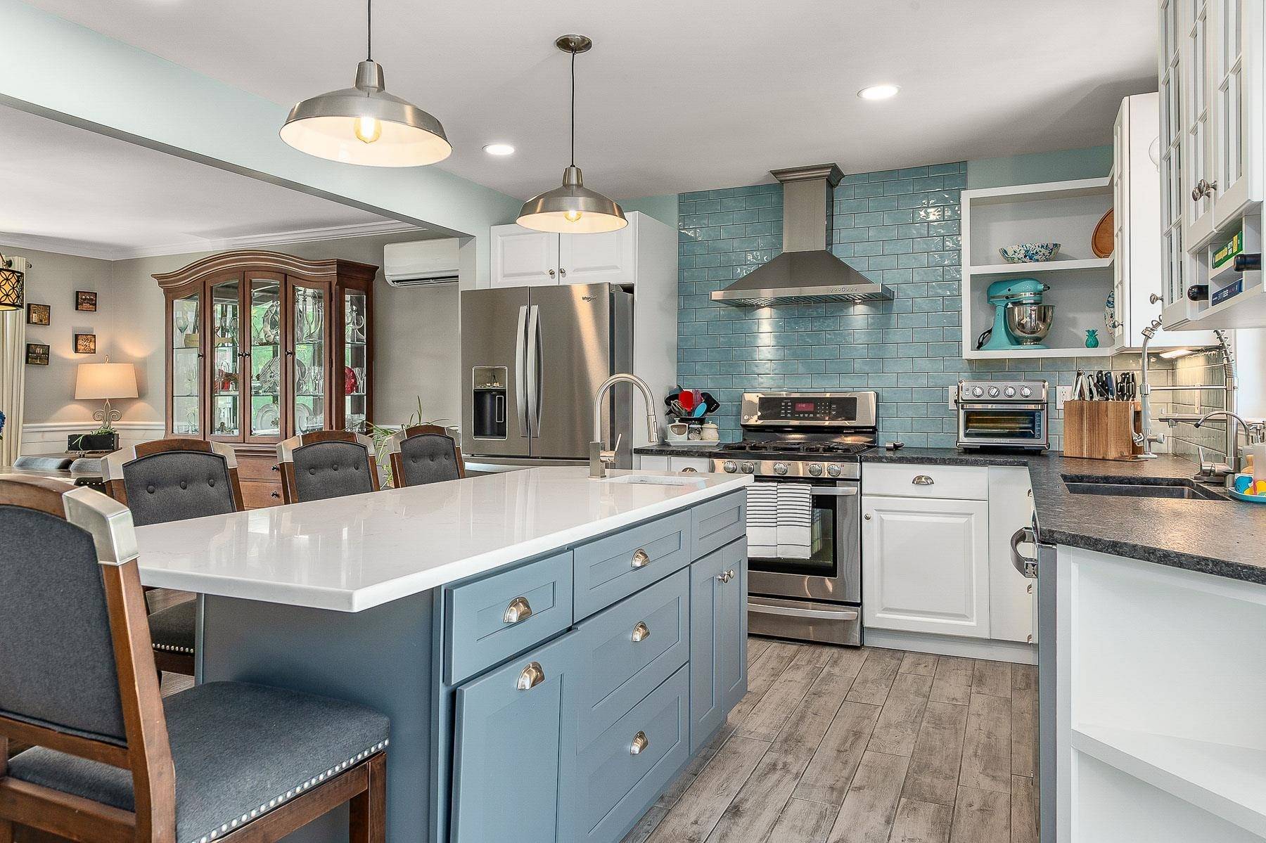 Stratham, NH 03885,27 High ST