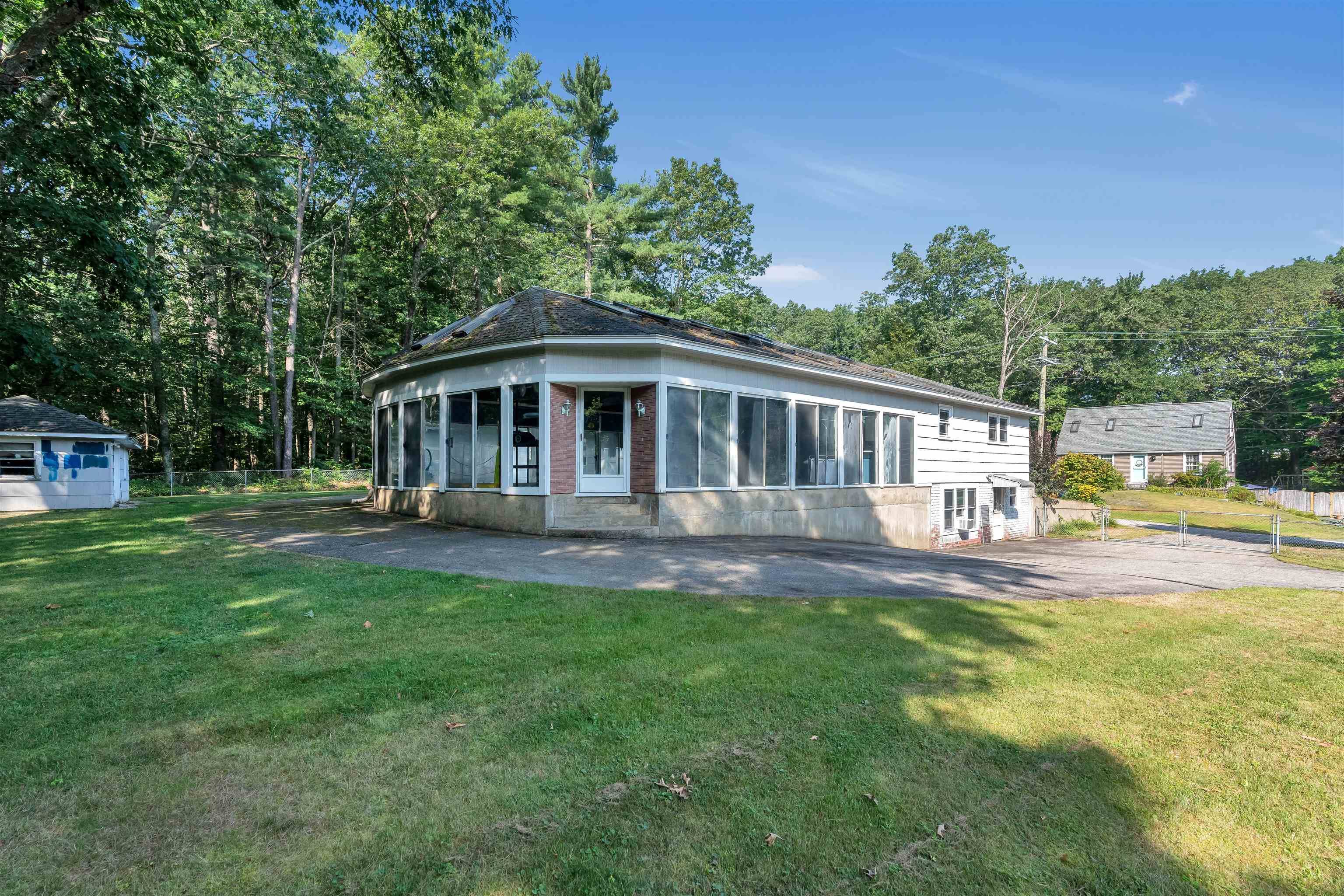 Rollinsford, NH 03869,57 Pine ST