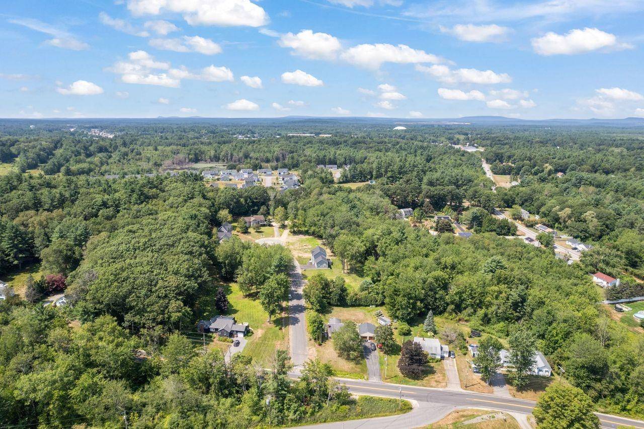 Somersworth, NH 03878,11 Valley LN