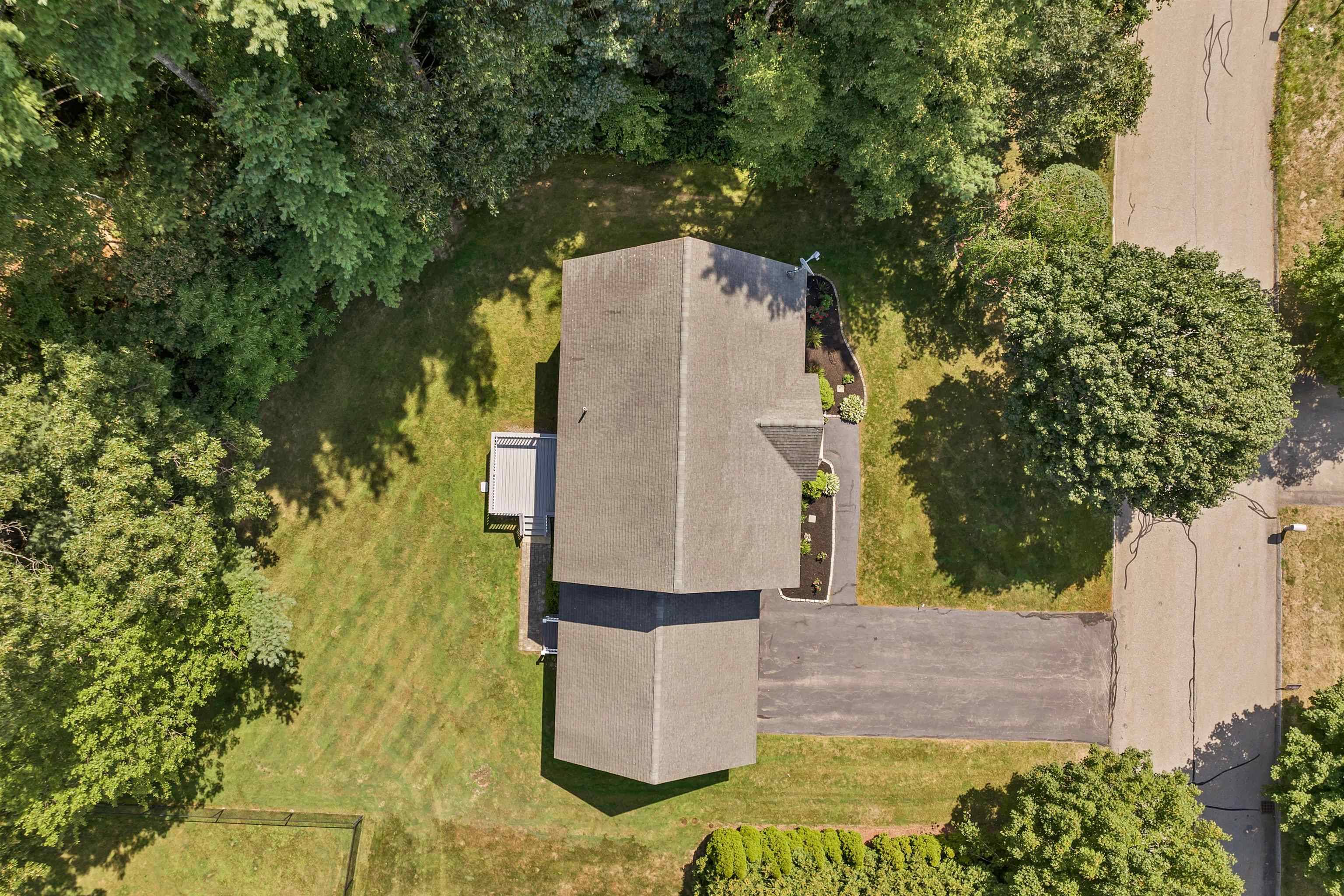 Nashua, NH 03062,4 Sunblaze DR
