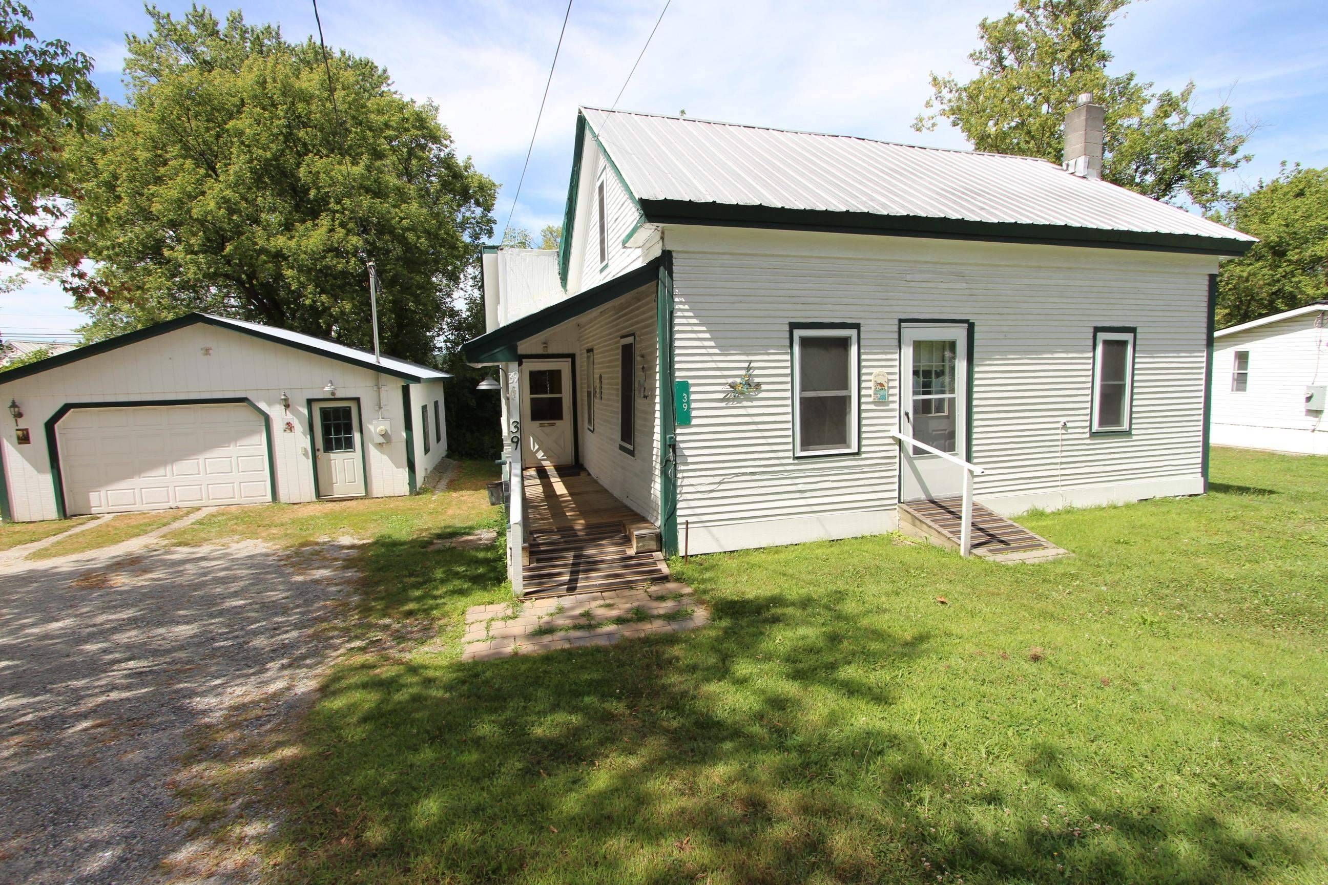 Hinesburg, VT 05461,39 Mechanicsville RD