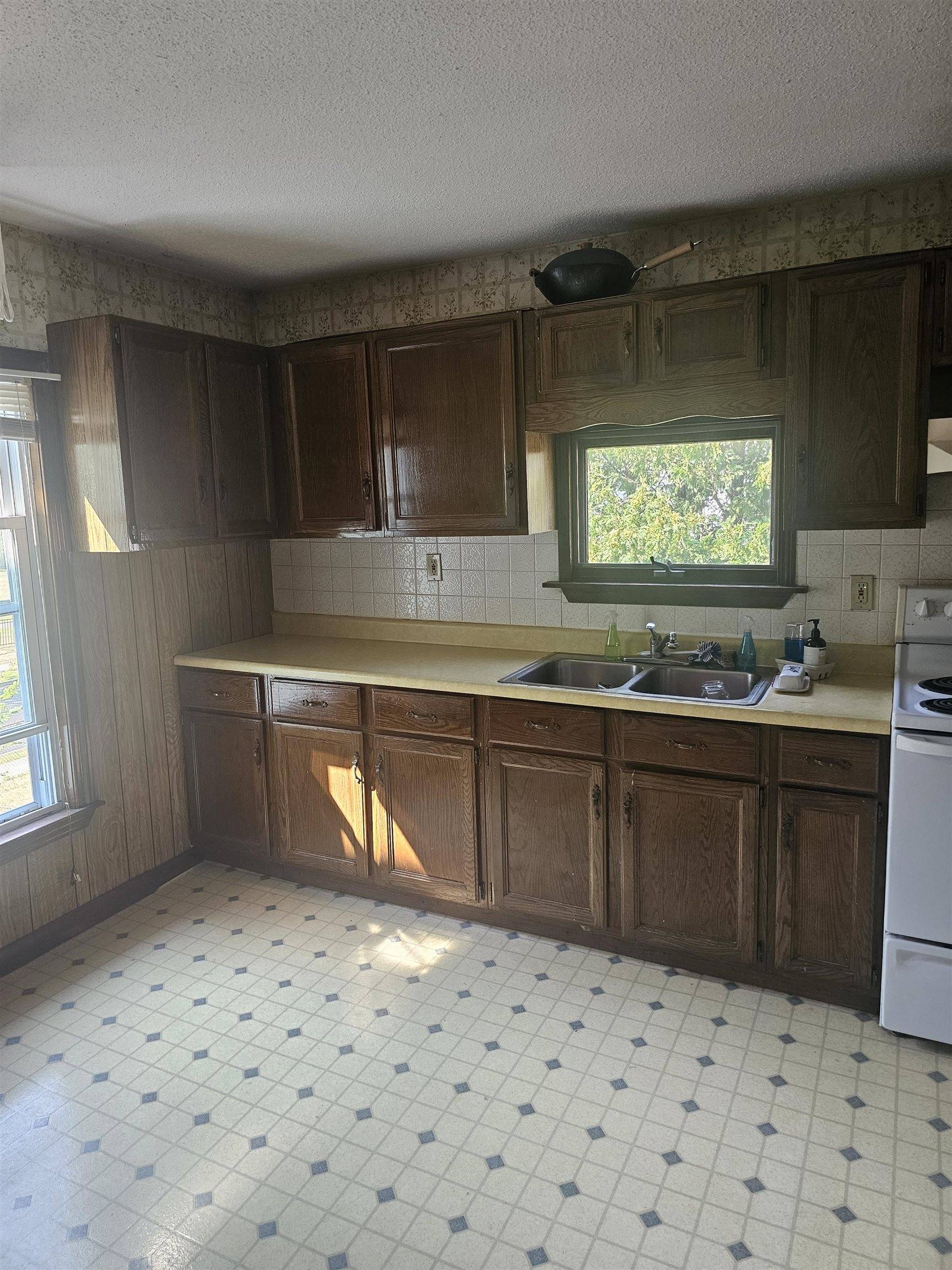 Dover, NH 03820,19 East Concord ST #B