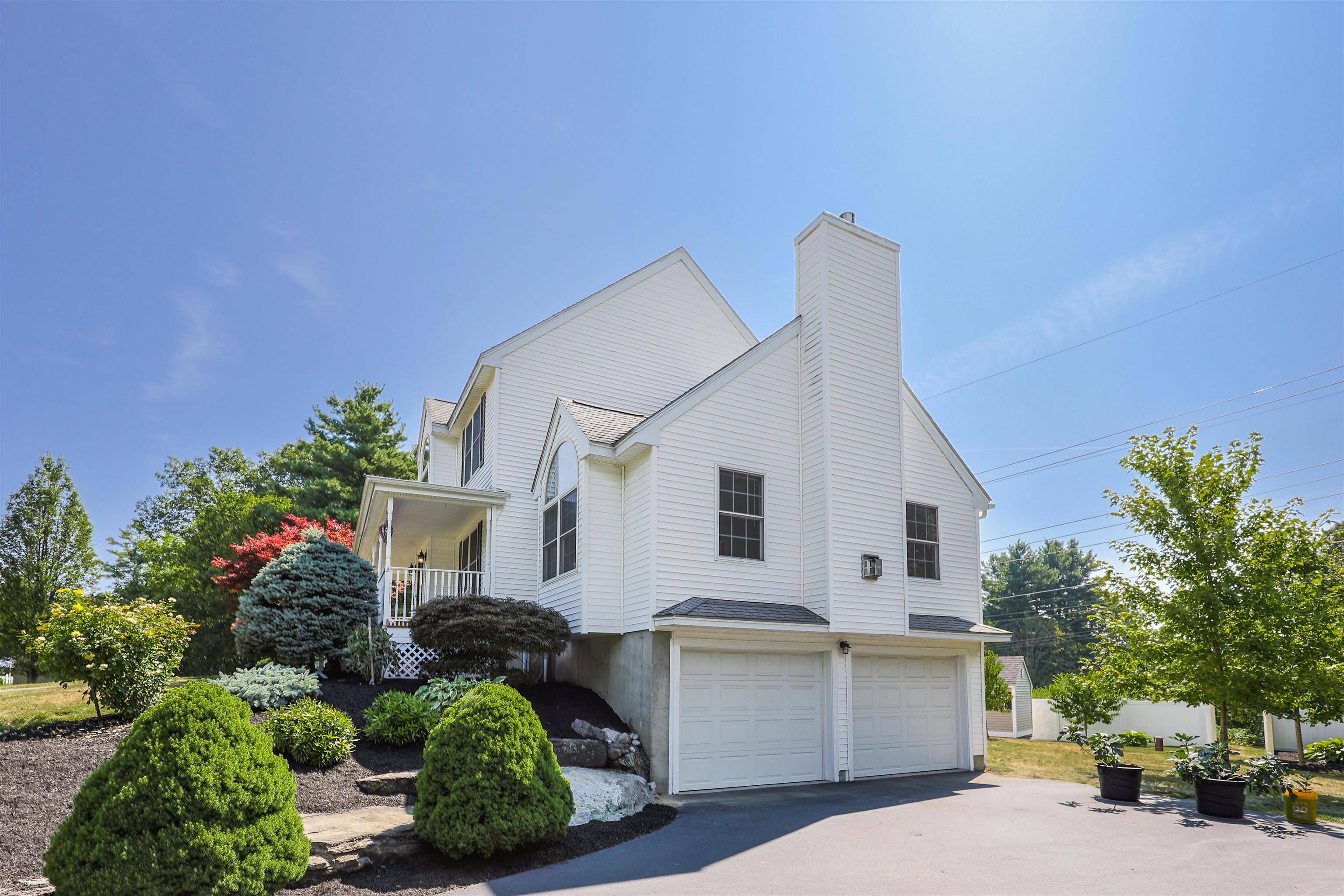 Derry, NH 03038,10 Hummingbird LN #084003