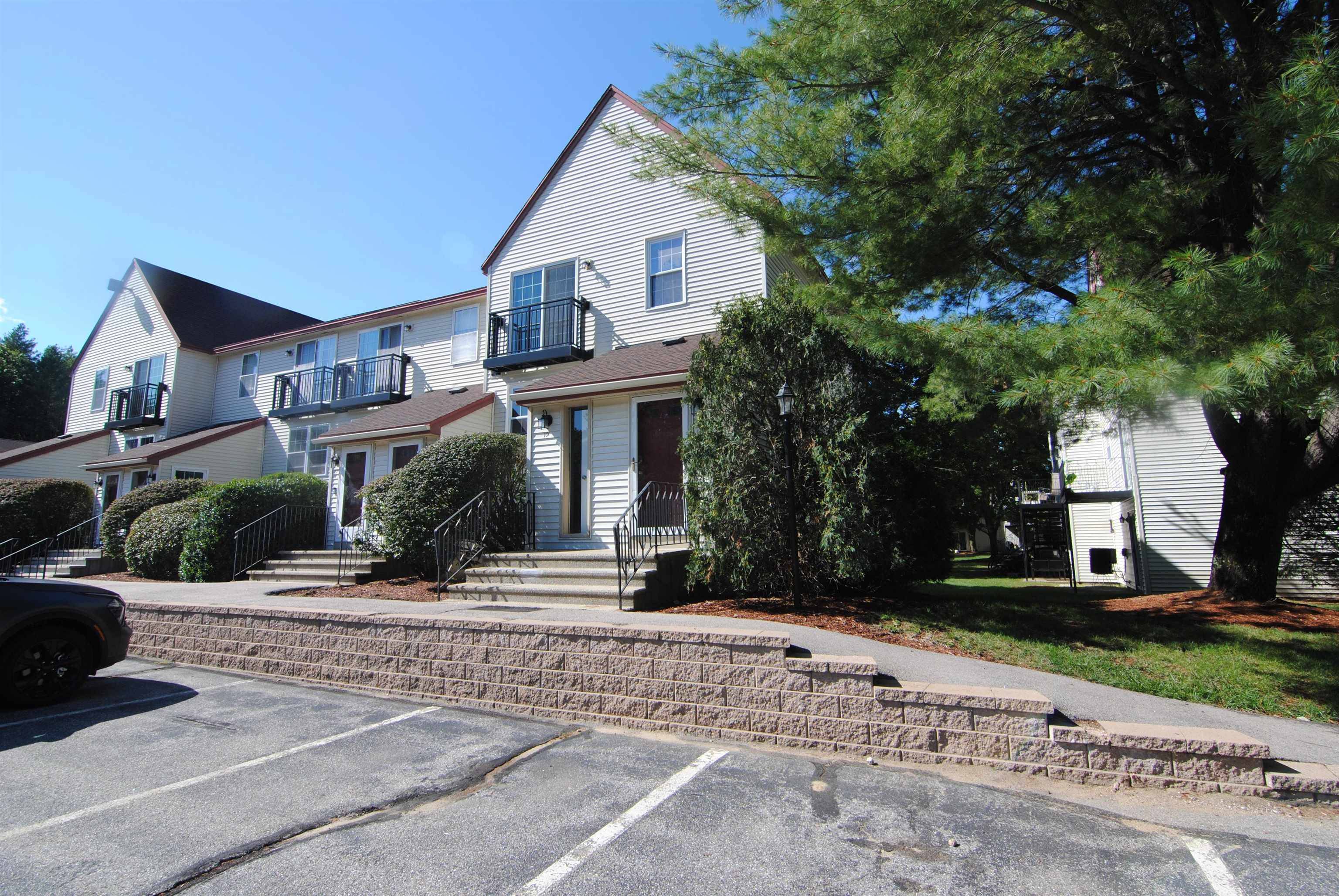 Merrimack, NH 03054,19 Colonial DR