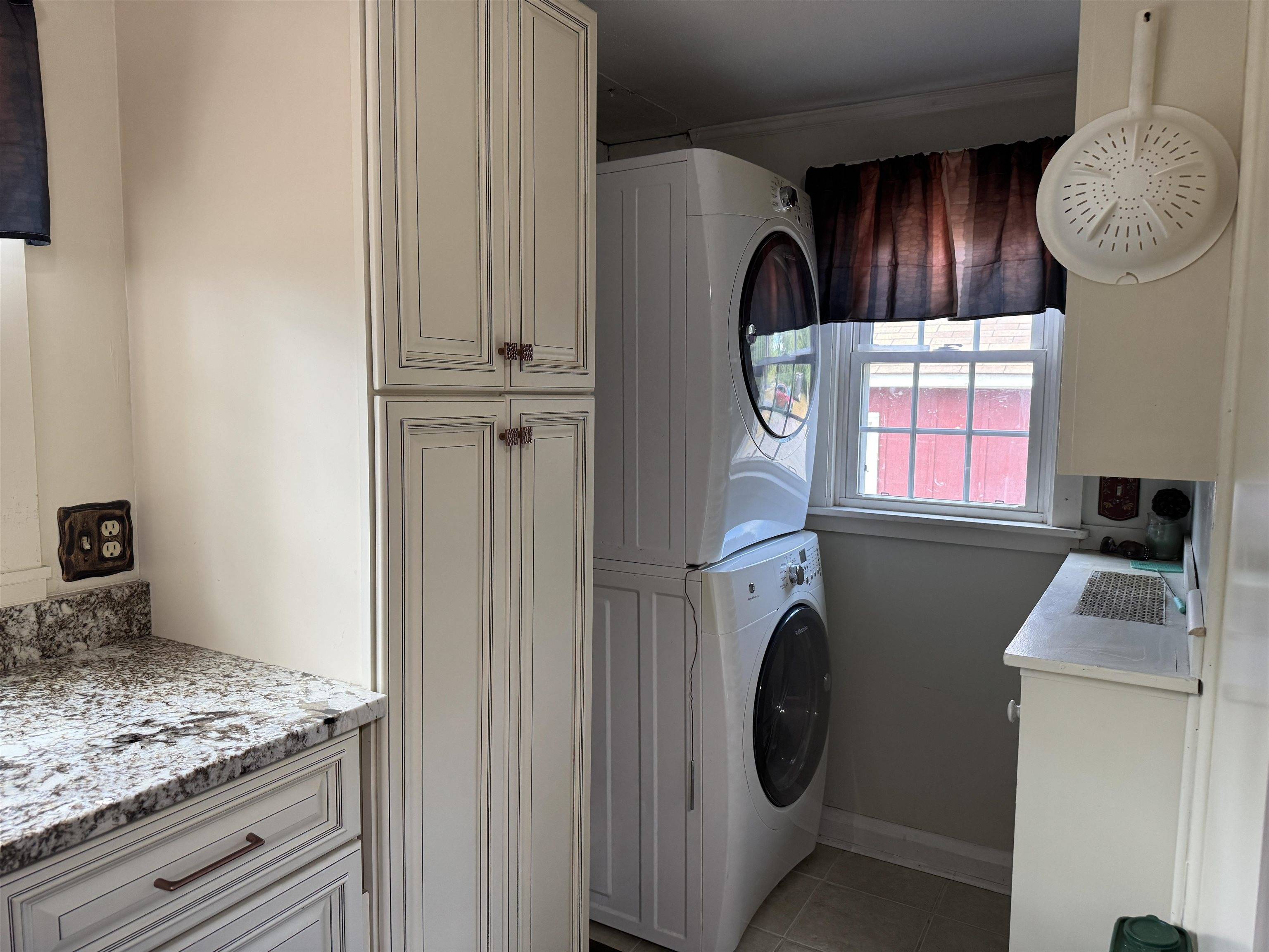 Brookfield, NH 03872,7 Garney RD