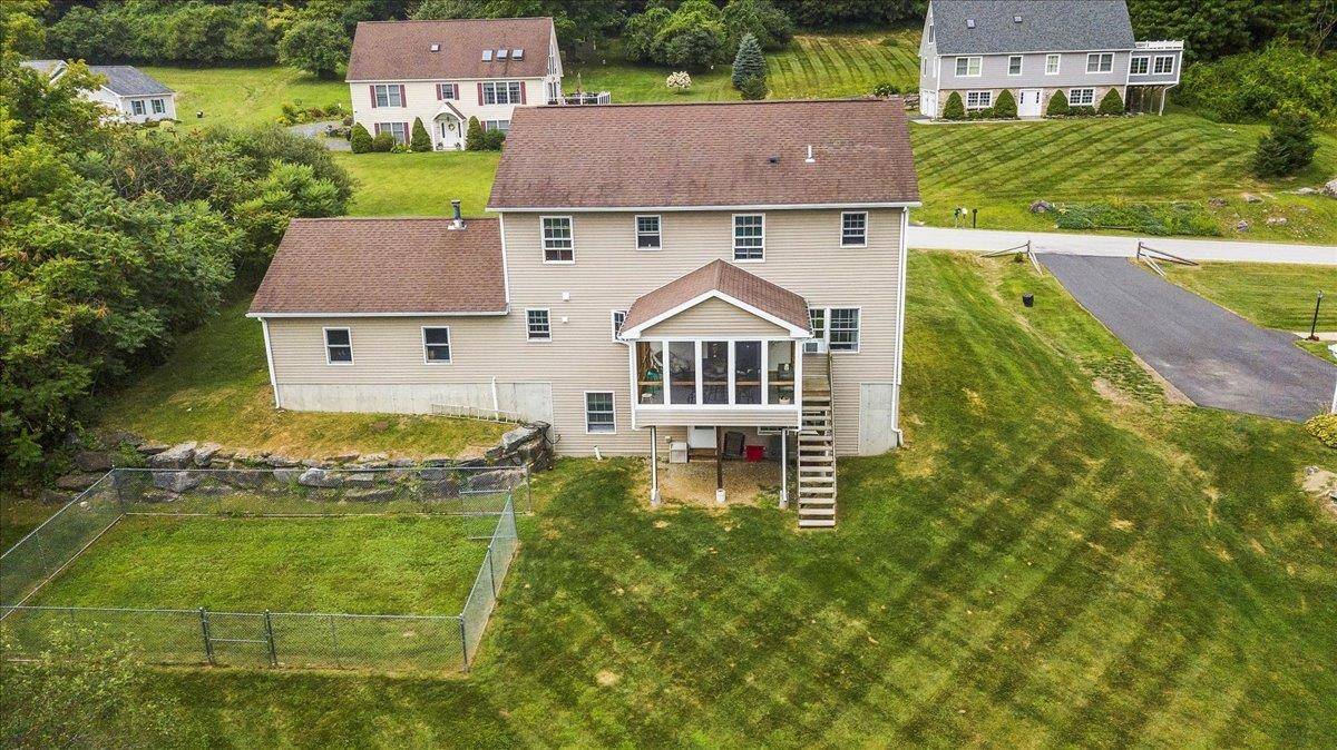Bennington, VT 05201,458 Fox Hill RD