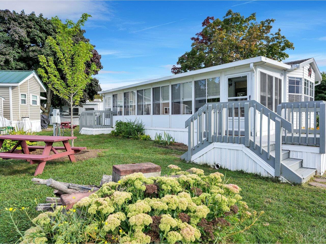 South Hero, VT 05486,12 Eagle LN