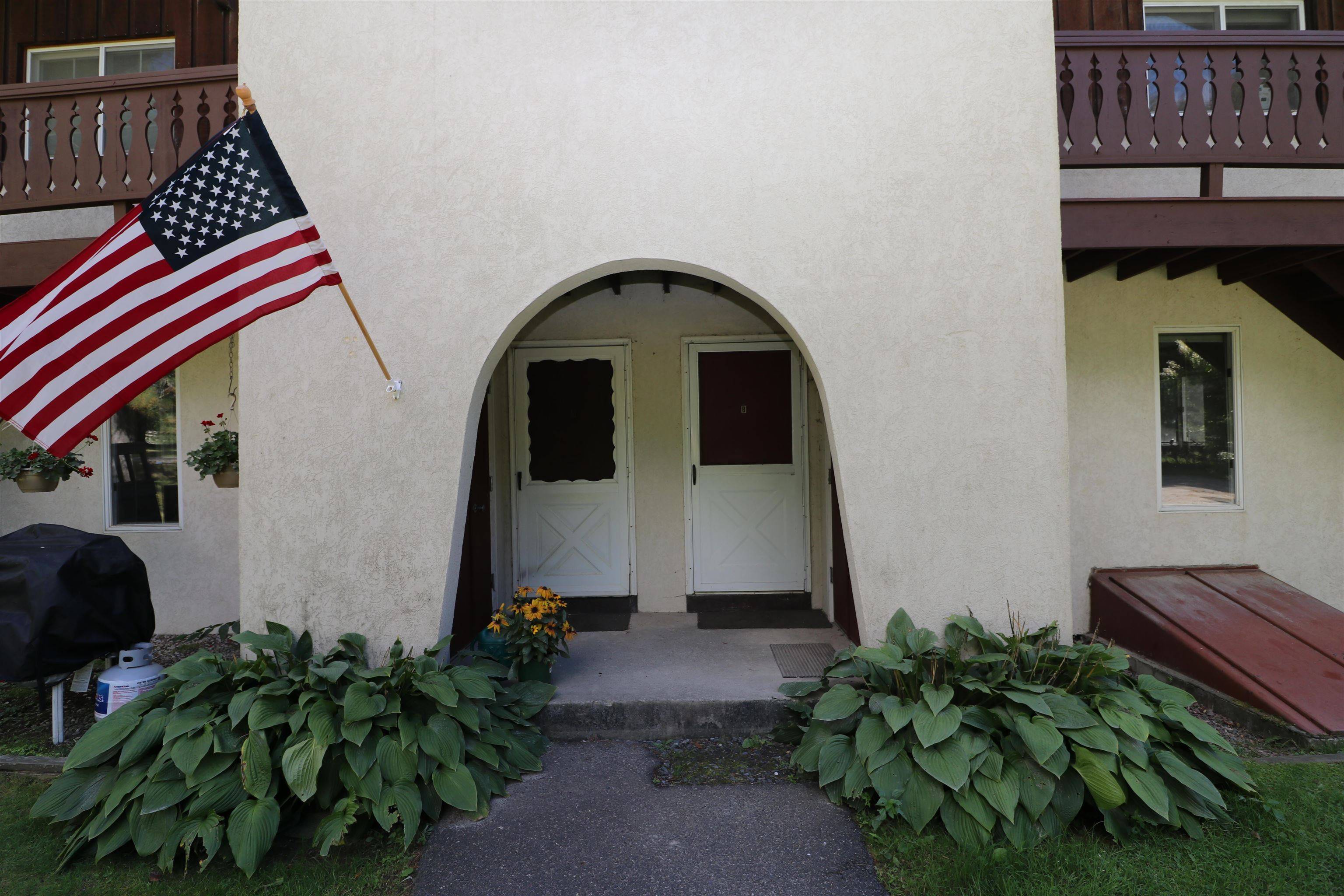 Waitsfield, VT 05673,149 Airport RD #Fly-In B