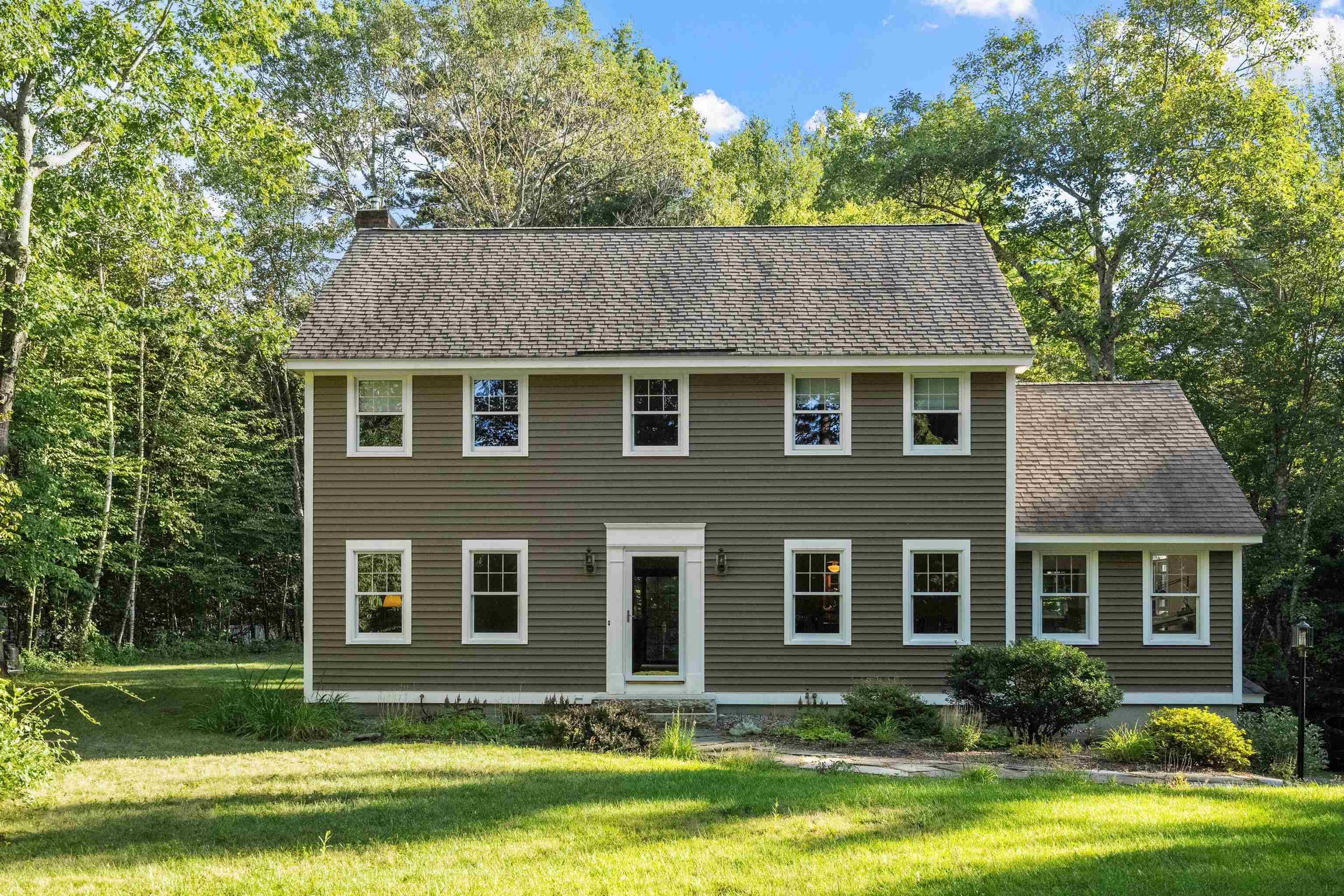 Bow, NH 03304,104 Brown Hill RD