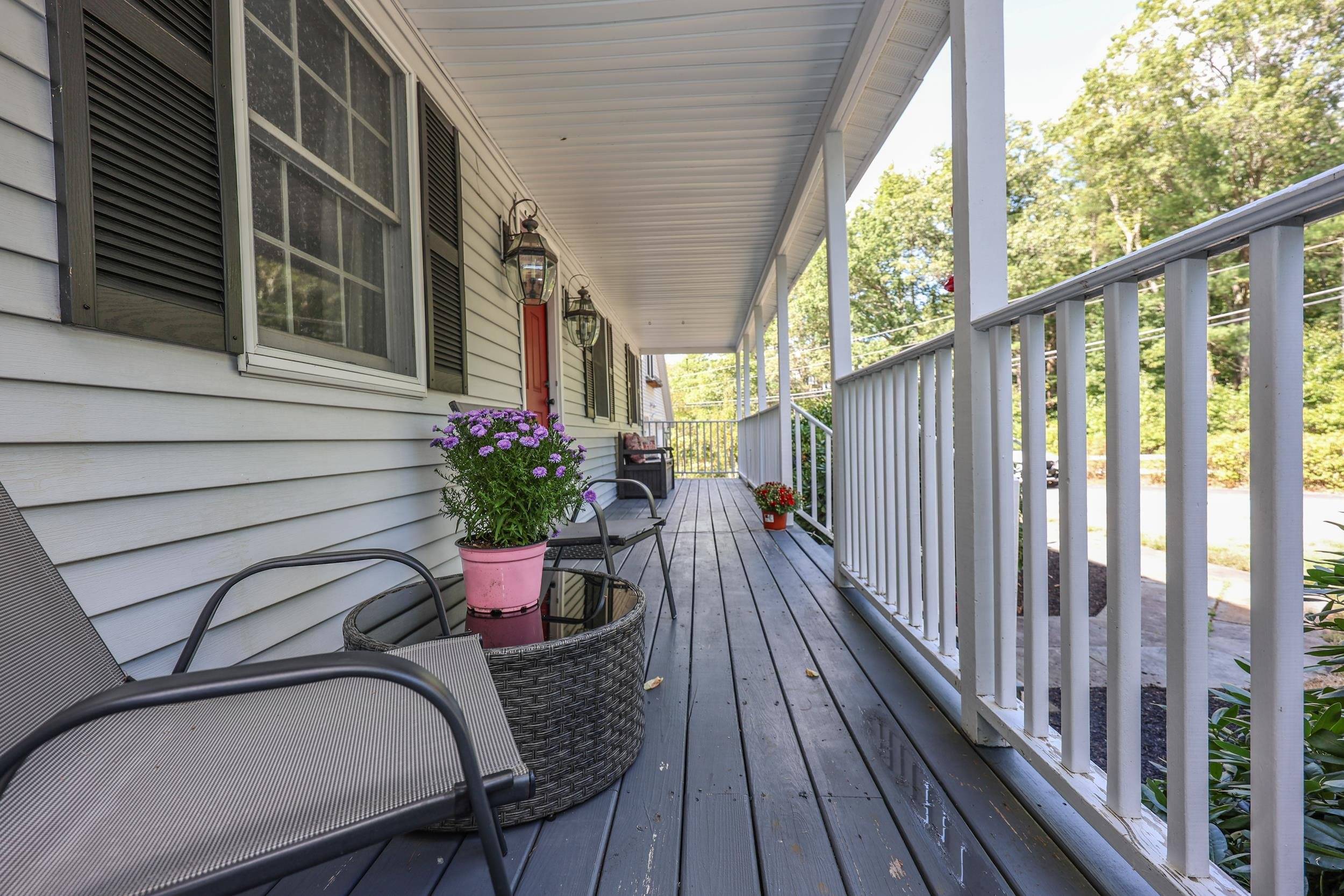 Candia, NH 03034,379 Brown RD