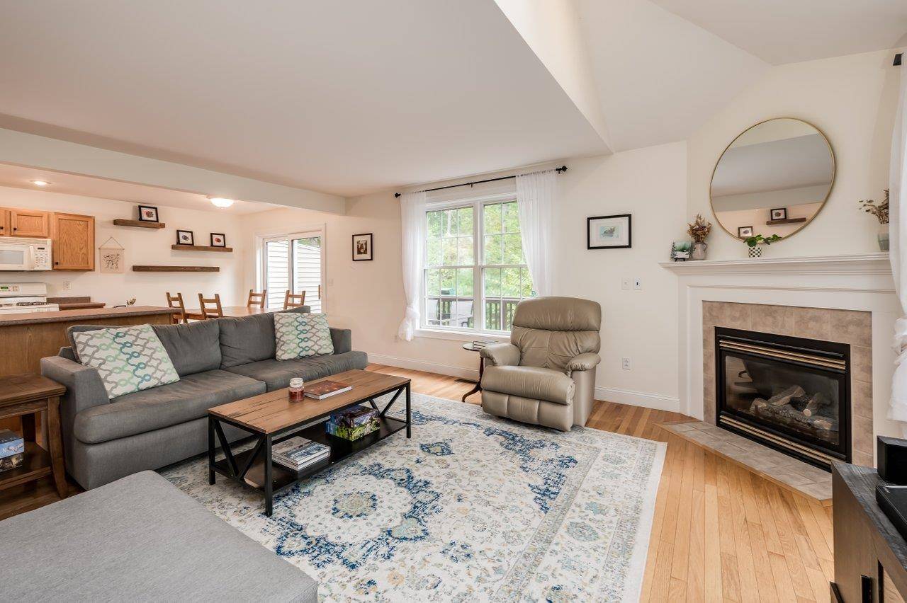Newmarket, NH 03857,46 Ledgeview DR