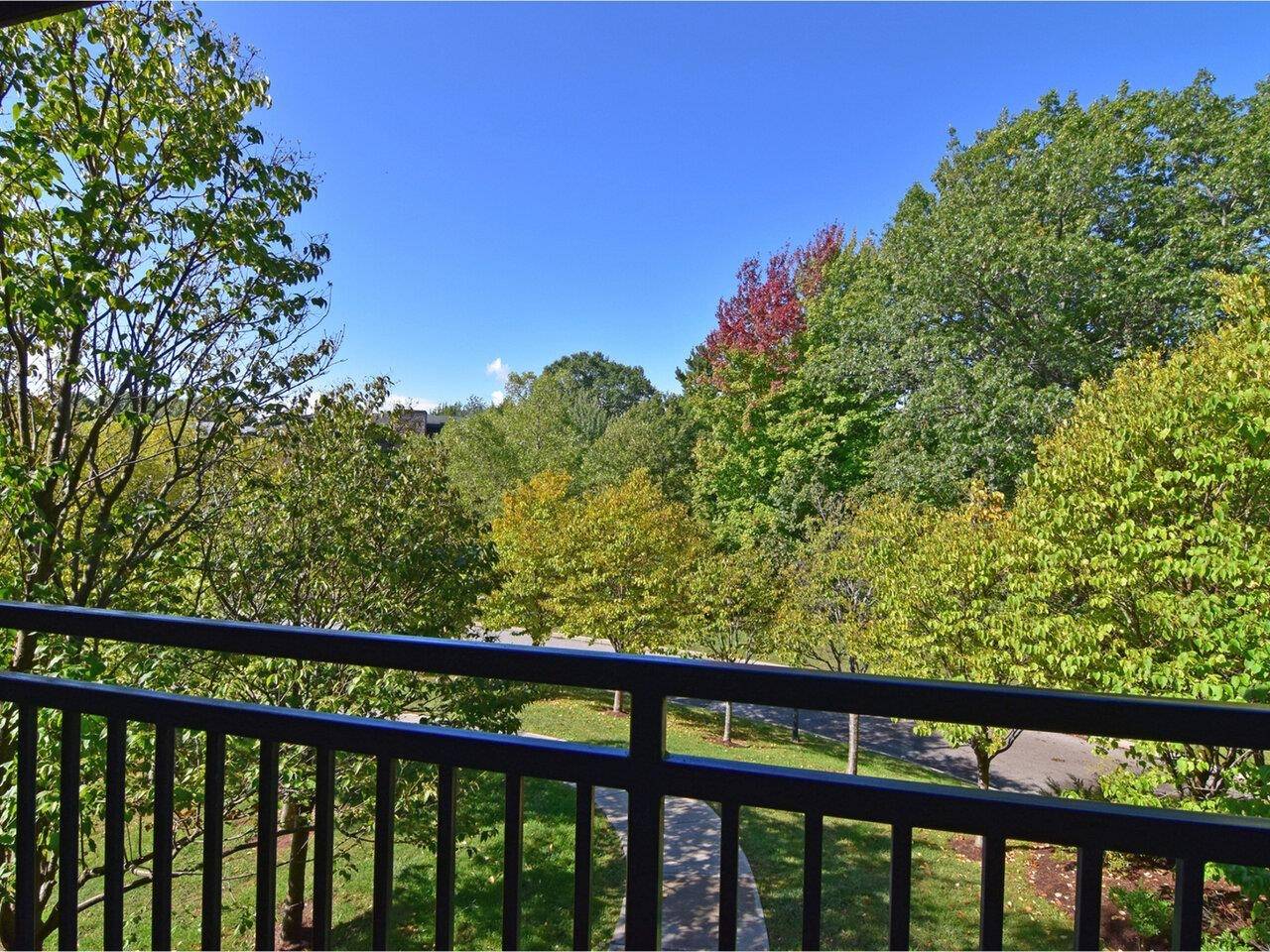 Burlington, VT 05408,105 Claire Pointe RD