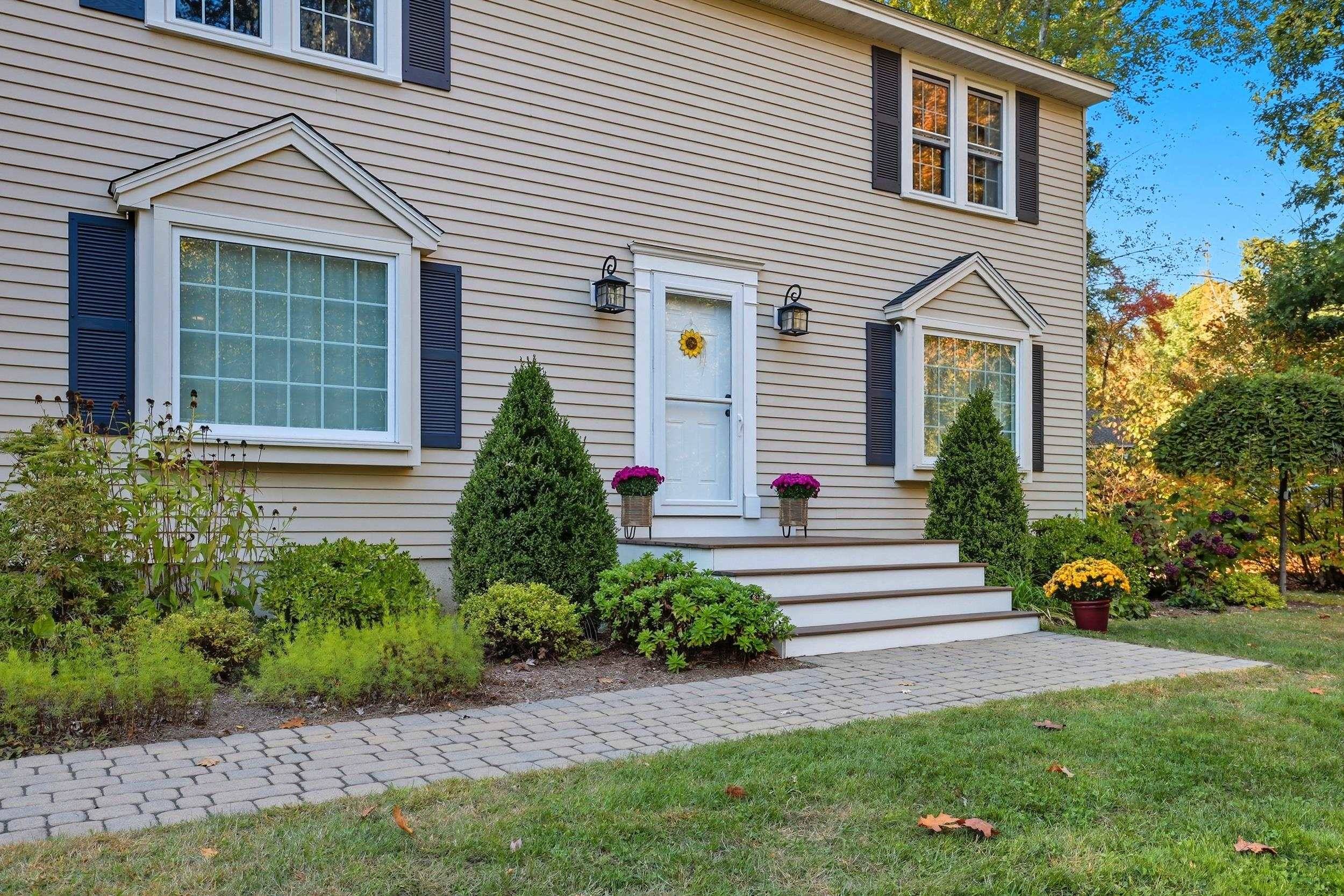 Londonderry, NH 03053,9 King John DR