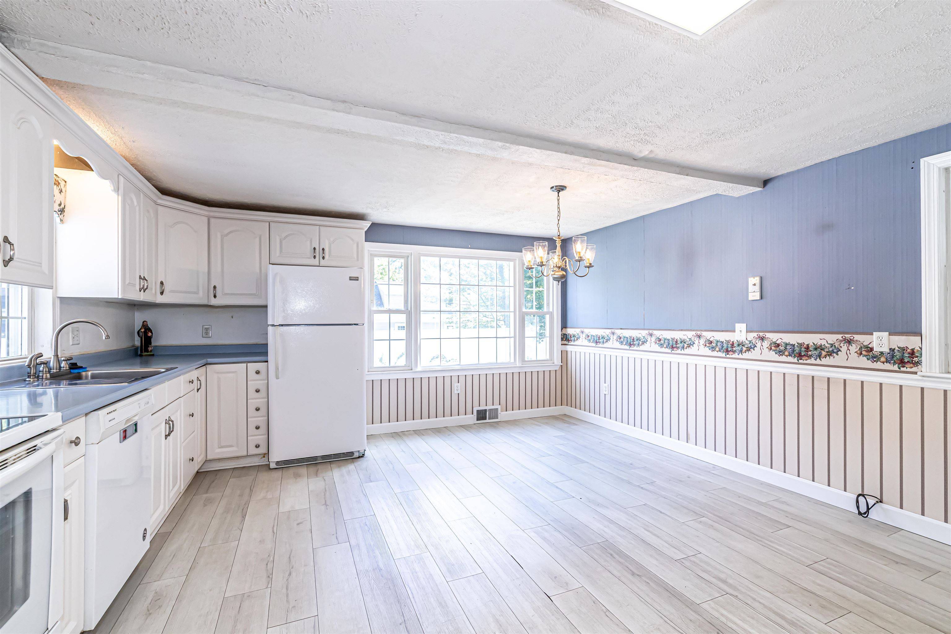 Nashua, NH 03064,47 Edgewood AVE
