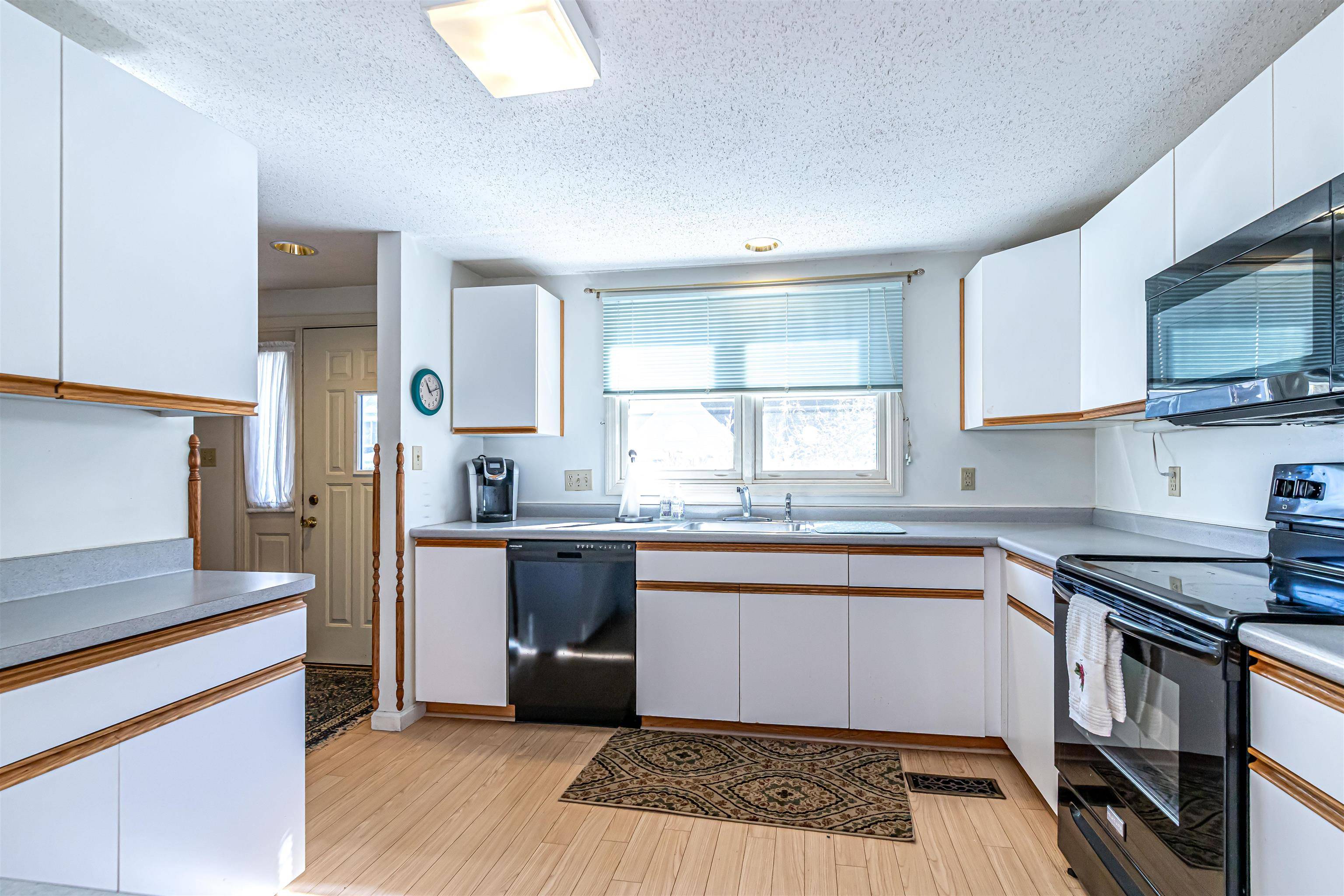 Peterborough, NH 03458,21 Long Hill RD