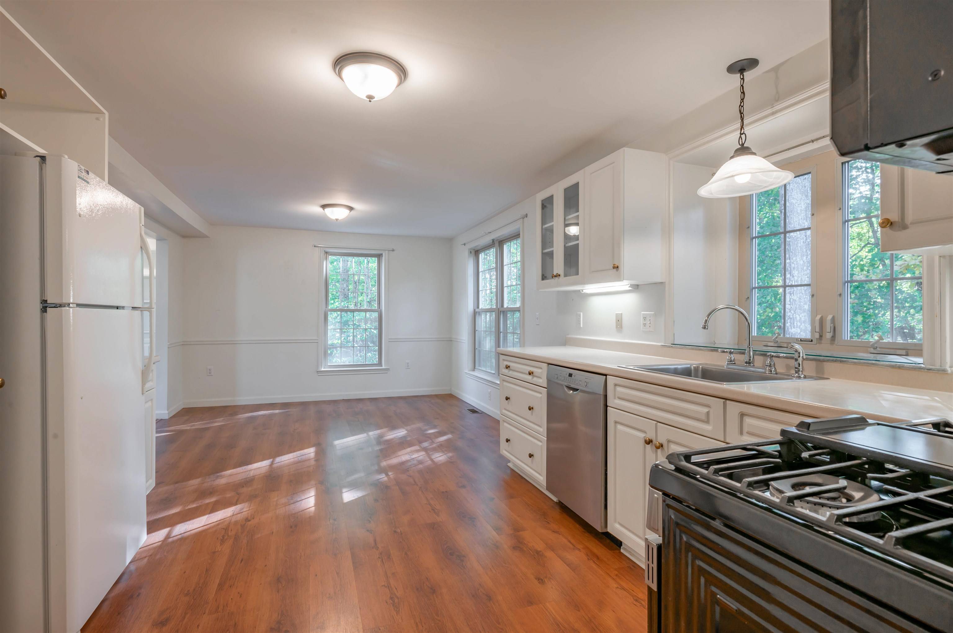 Nashua, NH 03063,5 Stratham Green