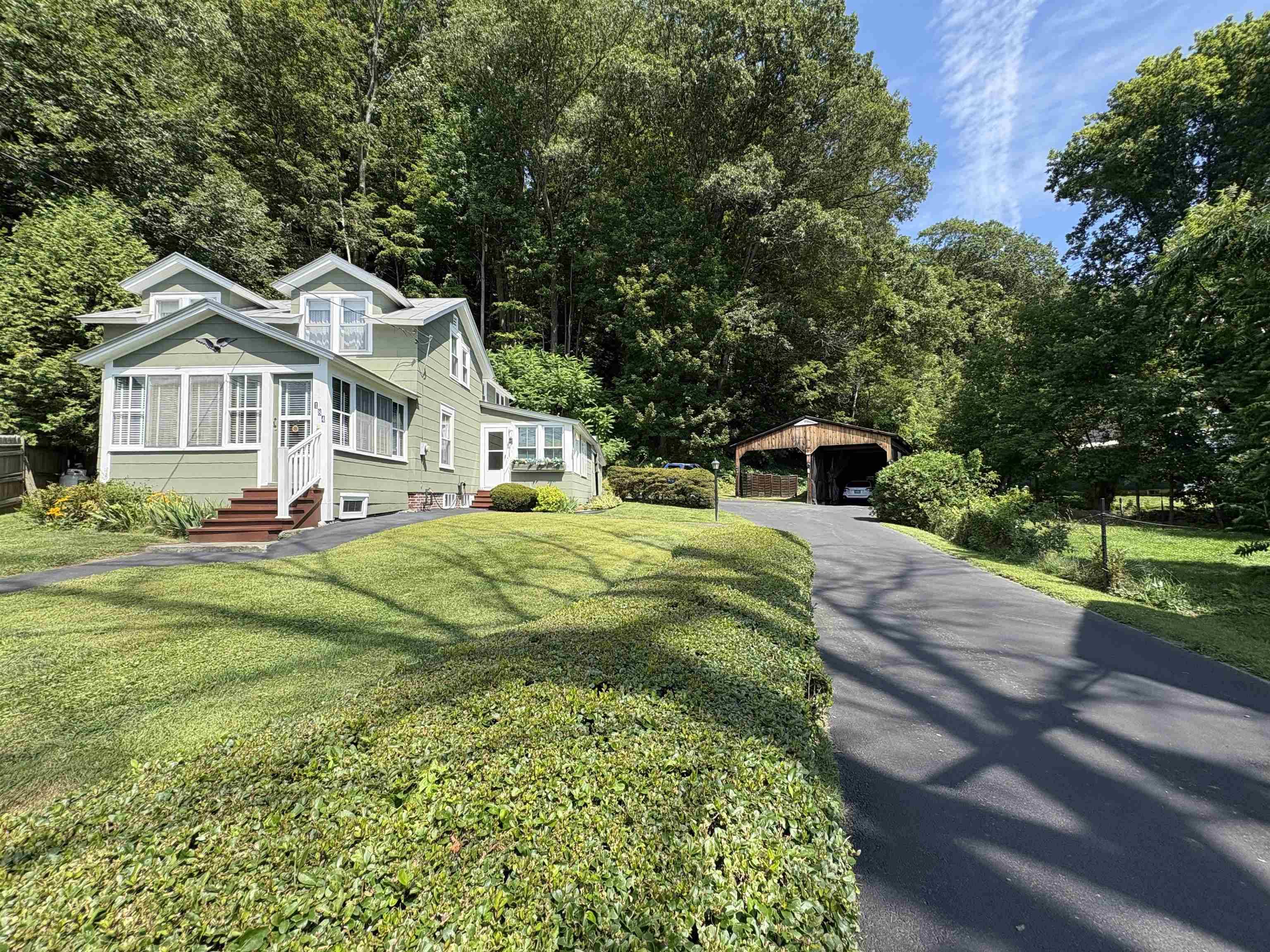 Hartford, VT 05001,184 Hazen ST