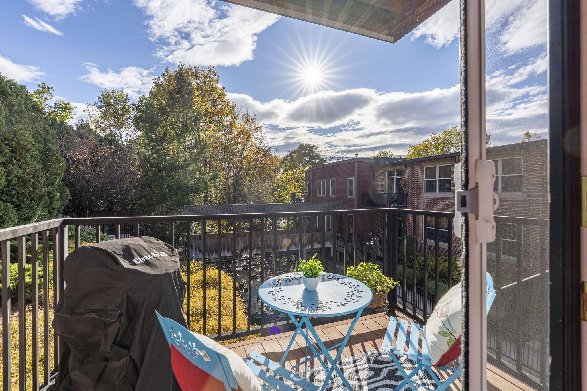 Derry, NH 03038,7 Chester RD #211