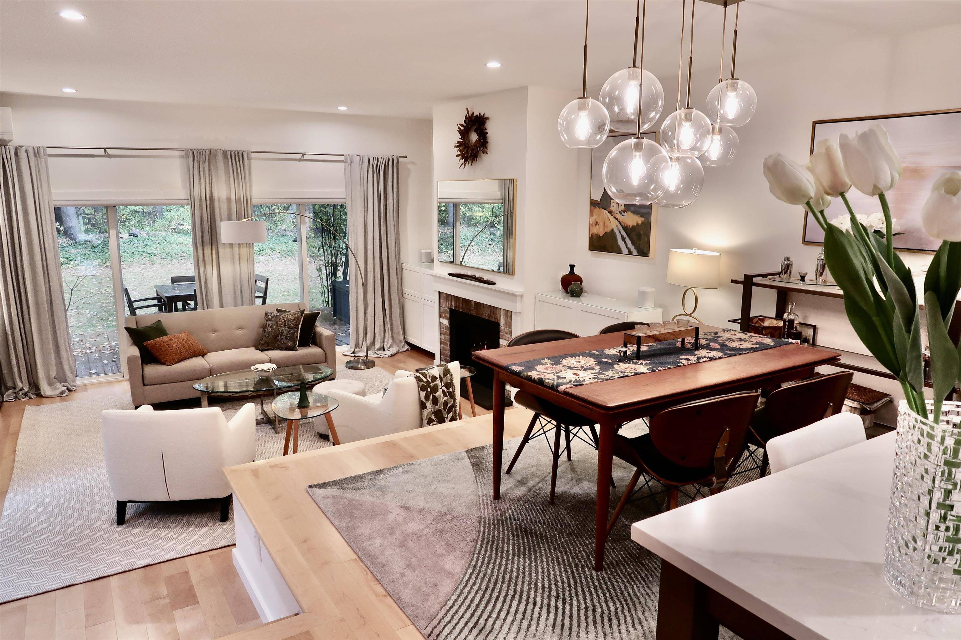 South Burlington, VT 05403,608 South Beach RD