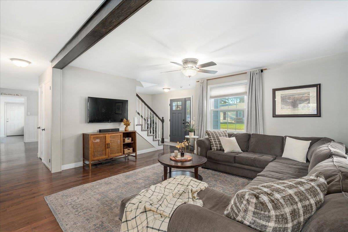 Bedford, NH 03110,11 Palomino LN