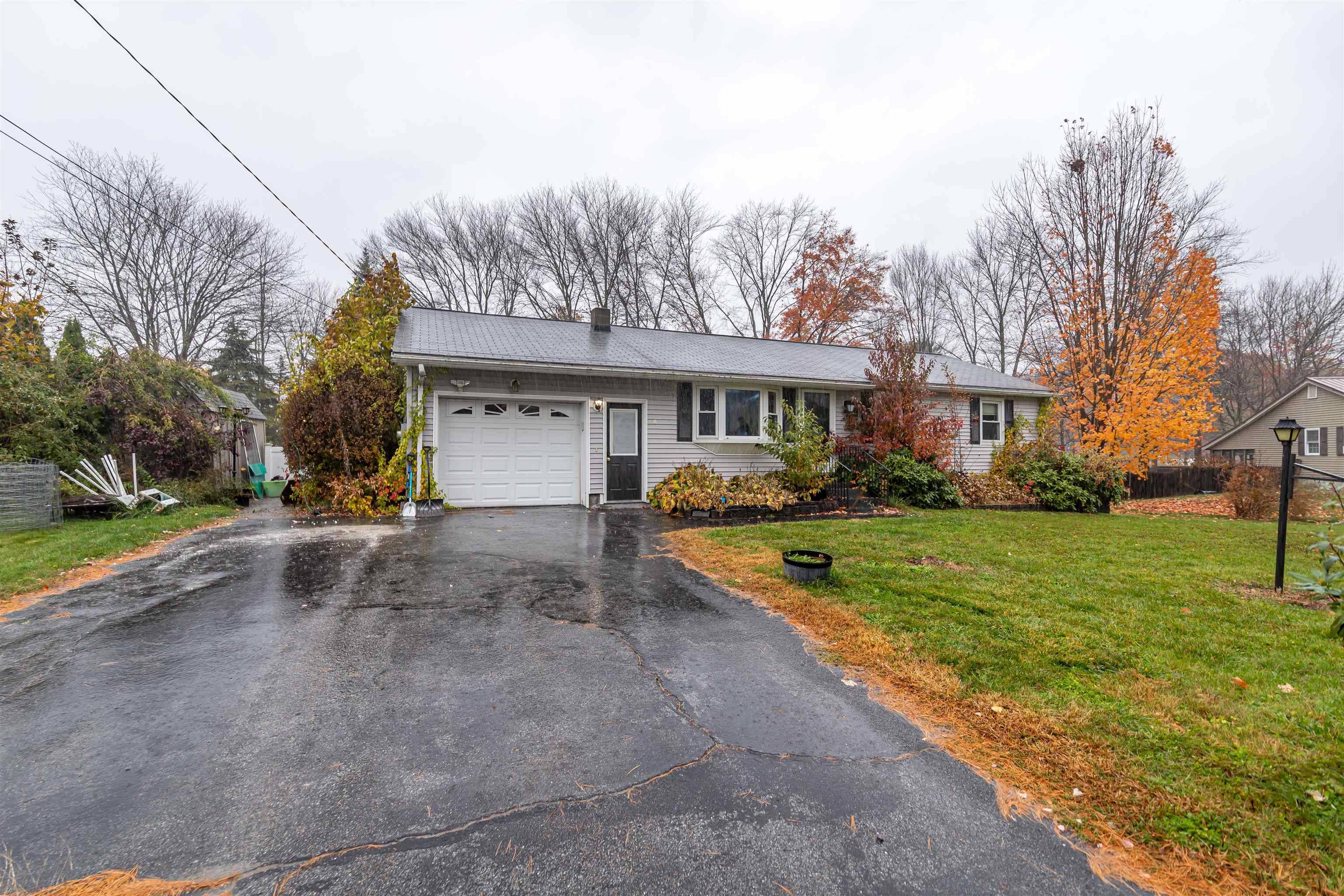 Allenstown, NH 03275,6 Meadow LN