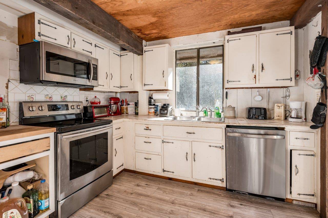 Epping, NH 03042,15 Cherokee DR