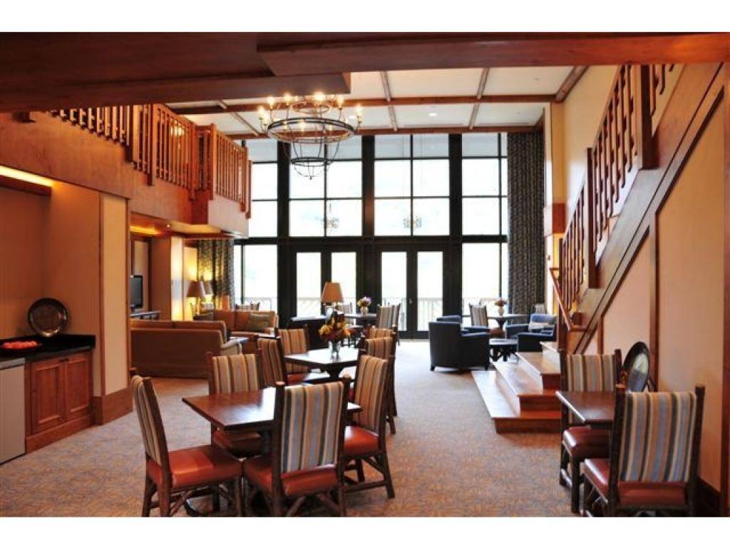 Stowe, VT 05672,7412 Mountain RD #02-03