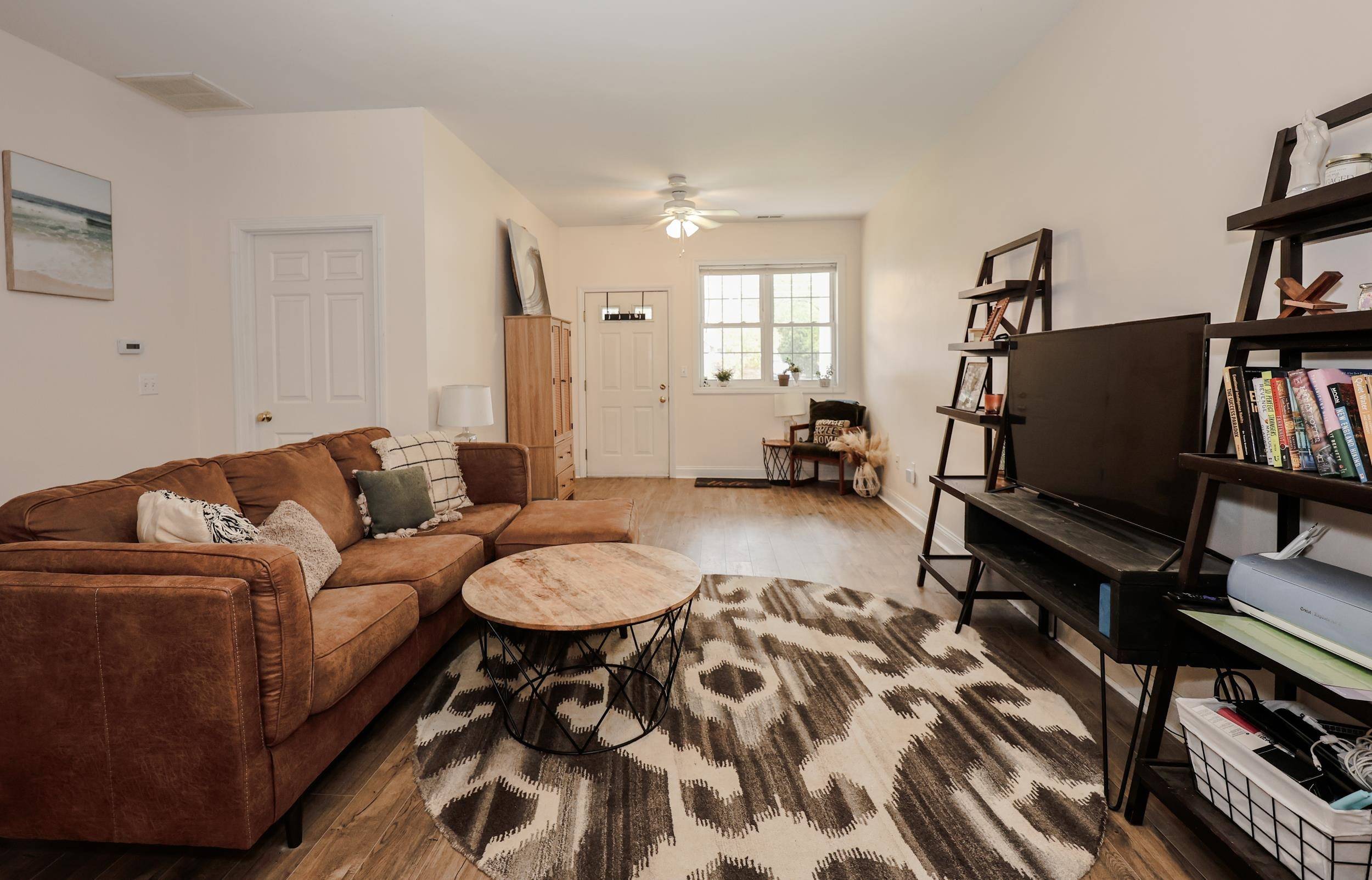 Exeter, NH 03833,95 Court ST #6