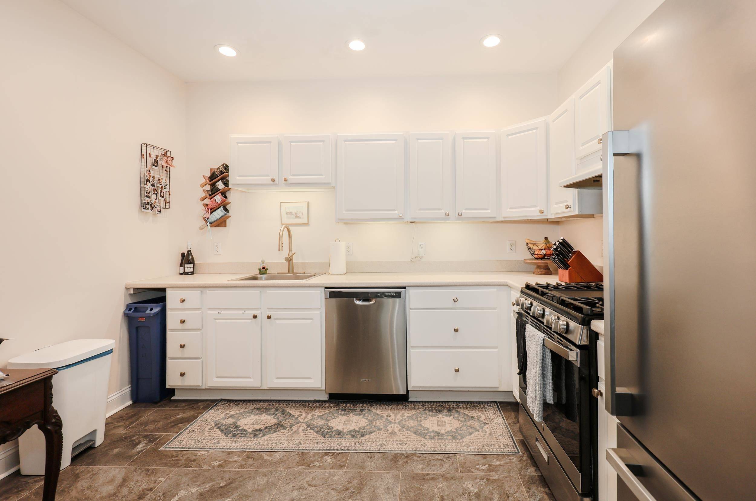 Exeter, NH 03833,95 Court ST #6