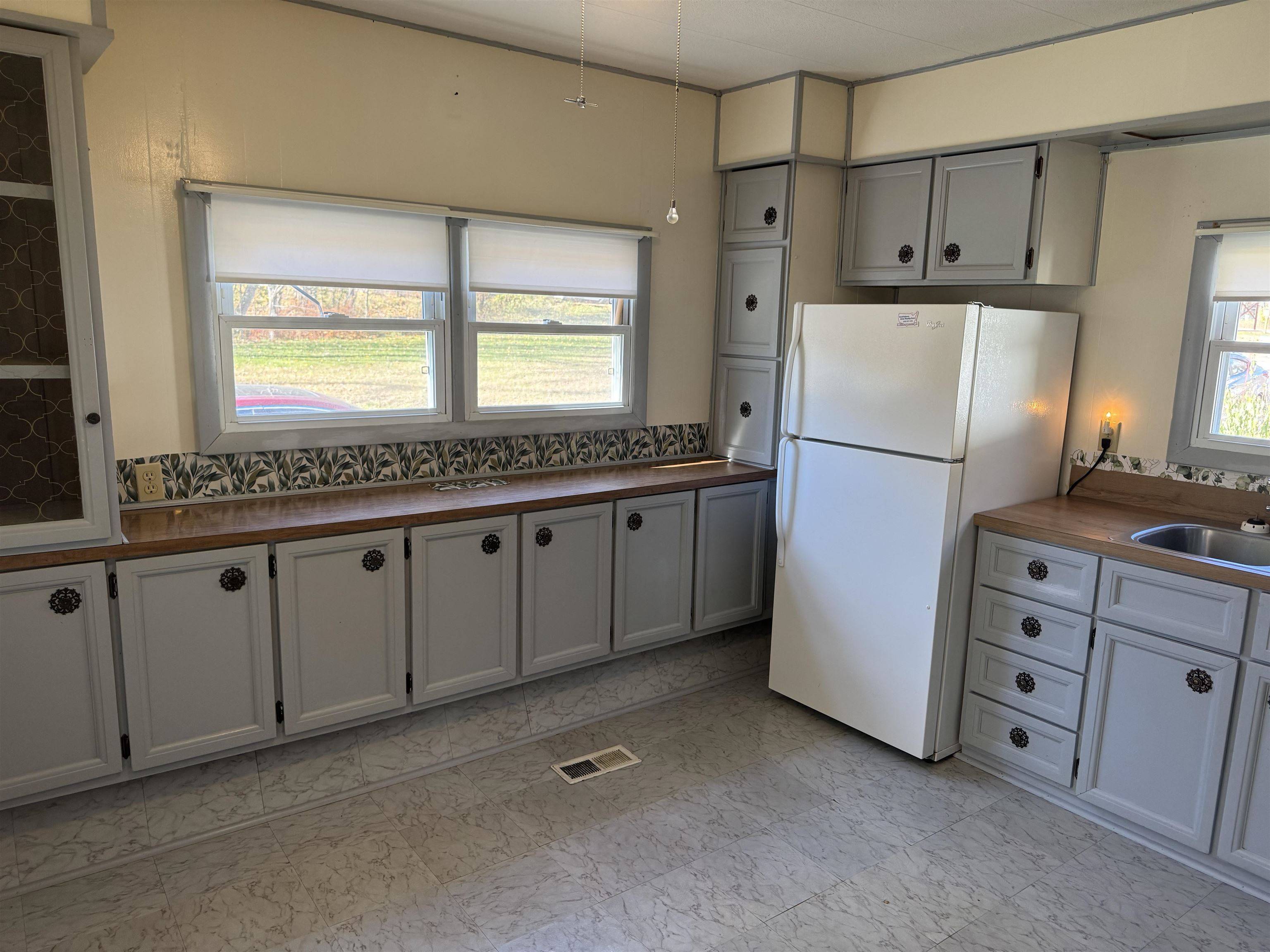 Brattleboro, VT 05301,31 Crescent DR