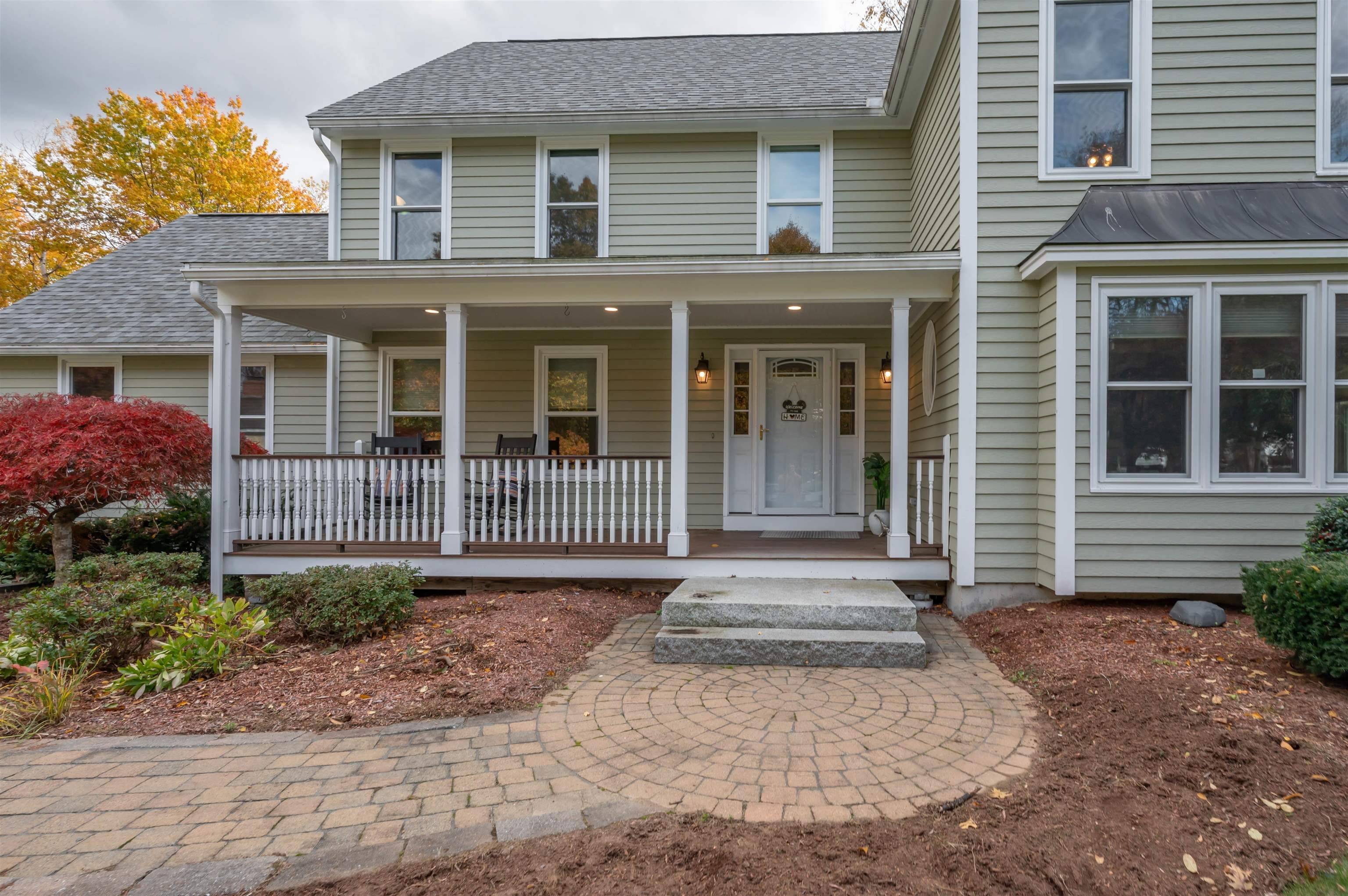 Milford, NH 03055,8 Carriage LN