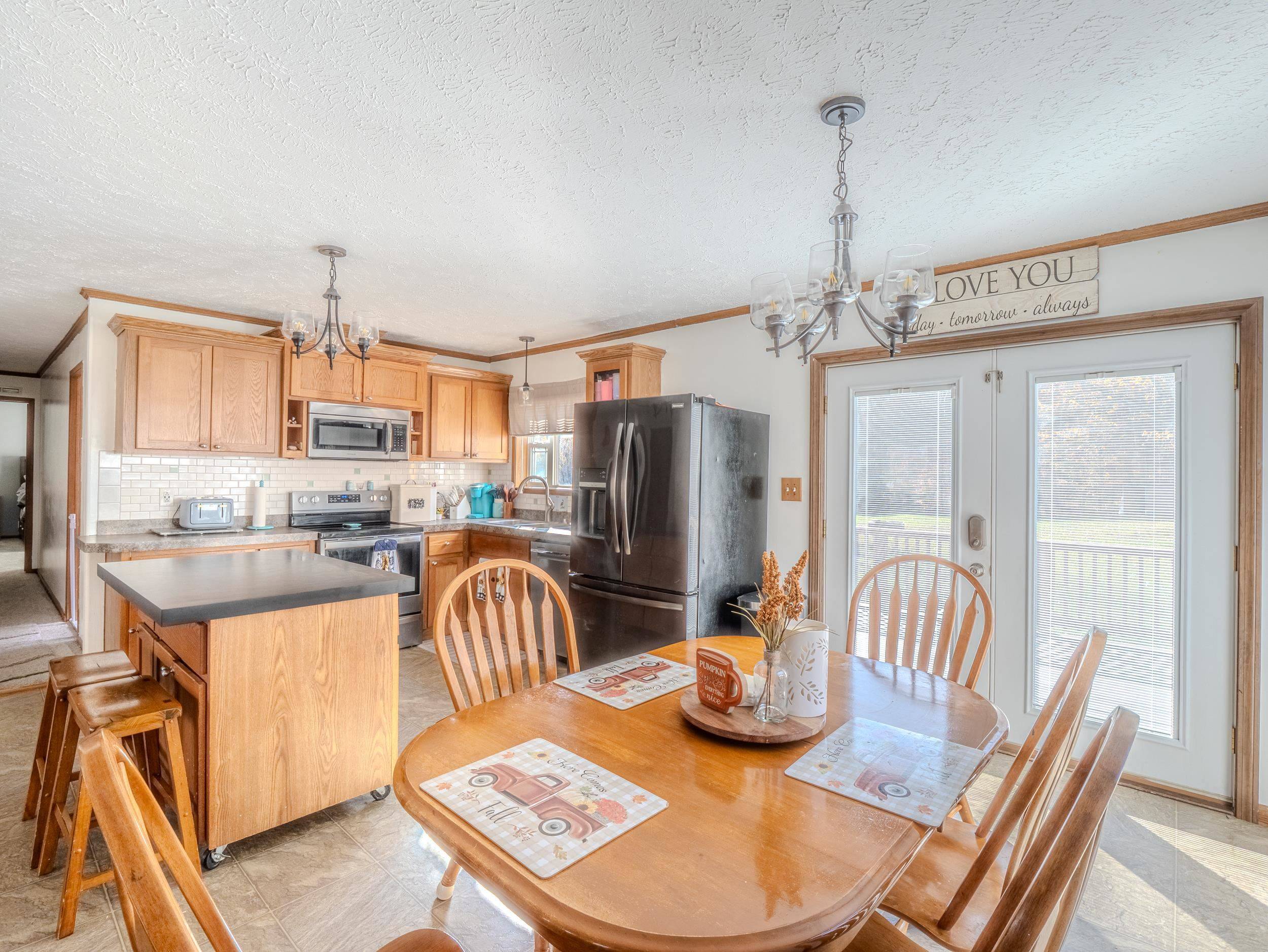 Clarendon, VT 05759,865 Walker Mountain RD