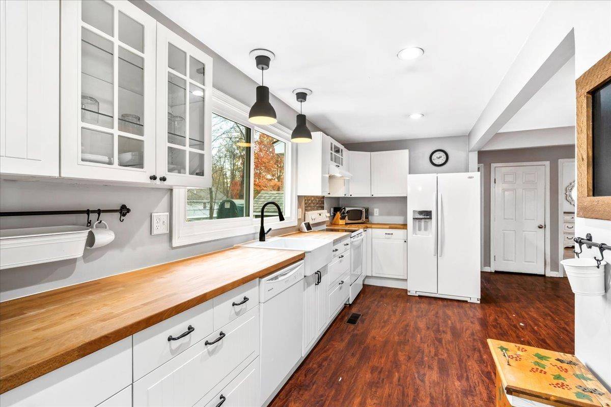 Manchester, NH 03103,4481 Brown AVE