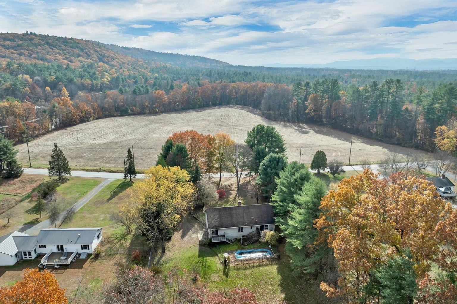 Hinsdale, NH 03451,16 Monument RD