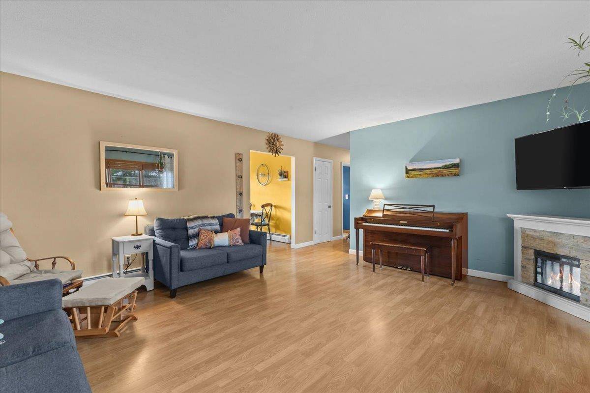 Jericho, VT 05465,9 Liberty LN