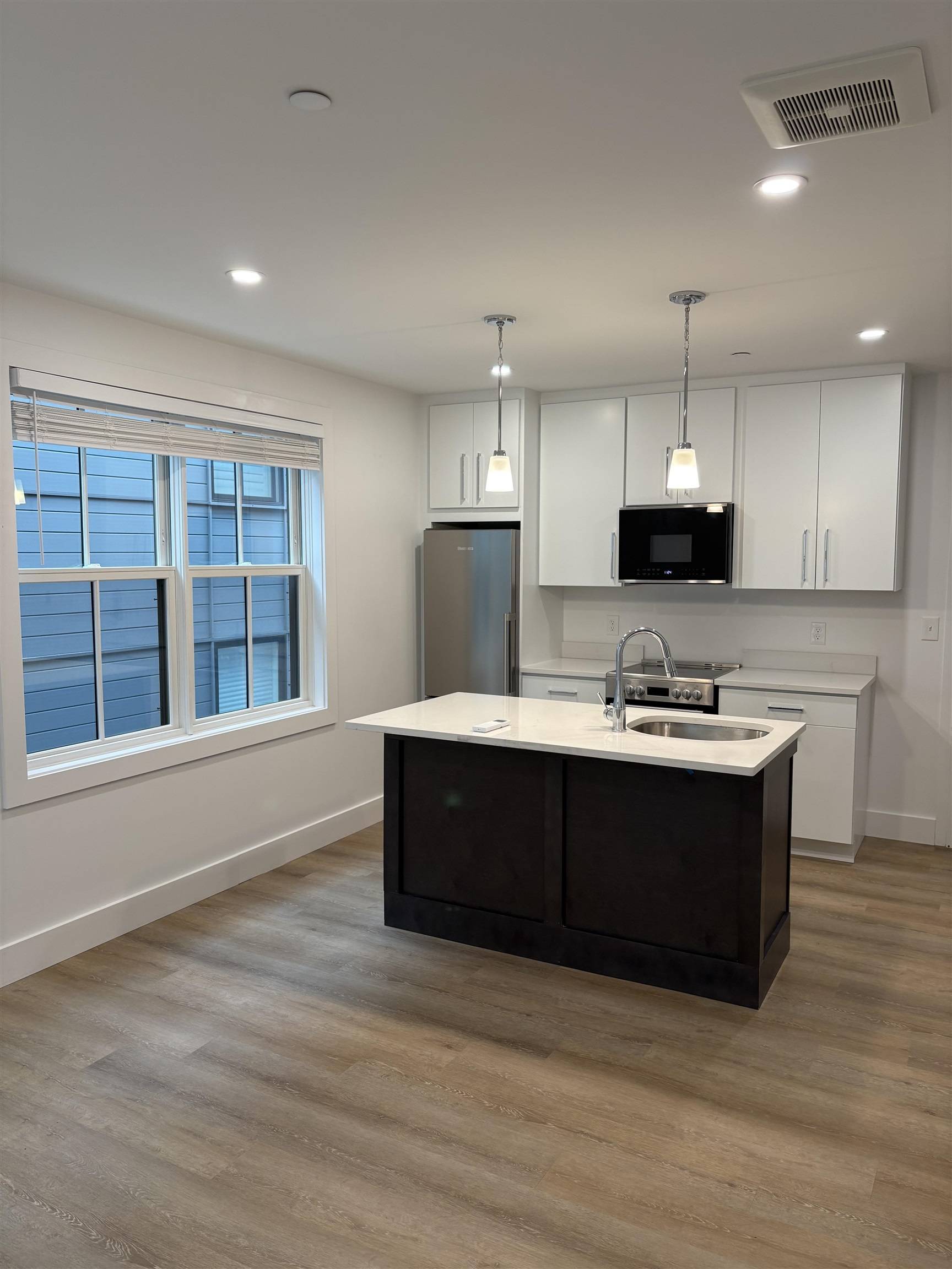 Portsmouth, NH 03801,238 Deer ST #307